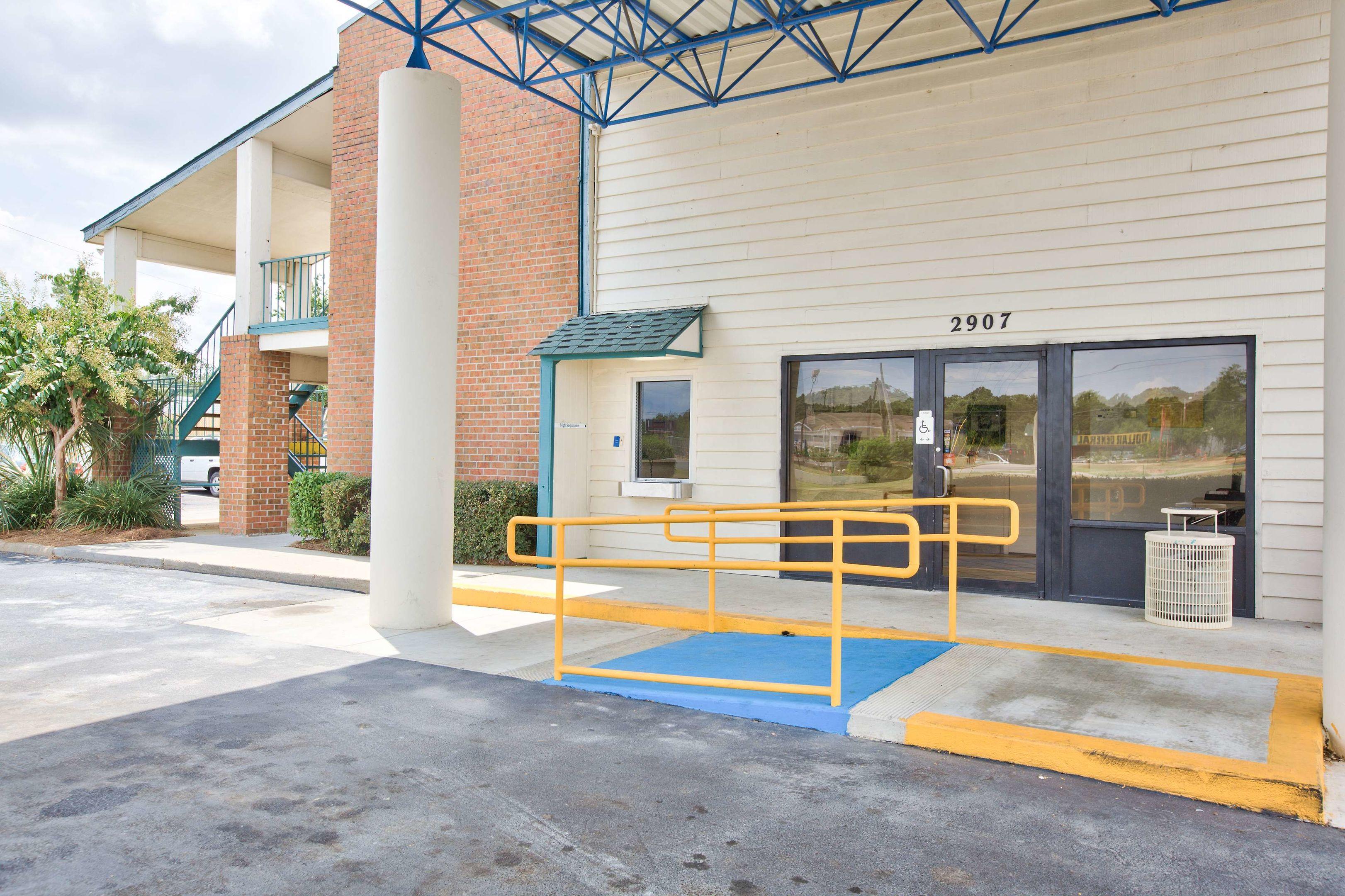 Motel 6 Dothan — photo 5