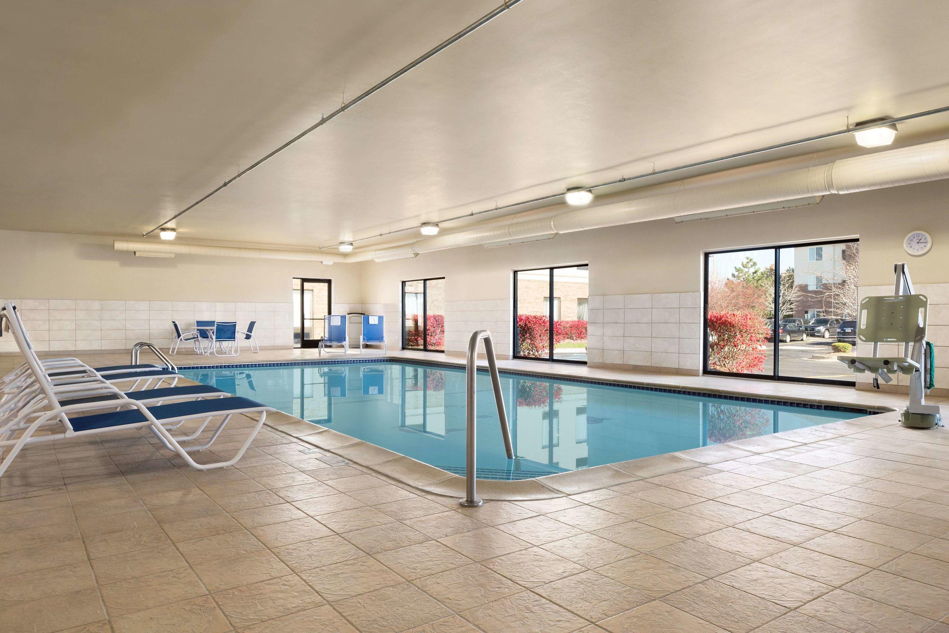 Hampton Inn & Suites Detroit Sterling Heights — photo 4