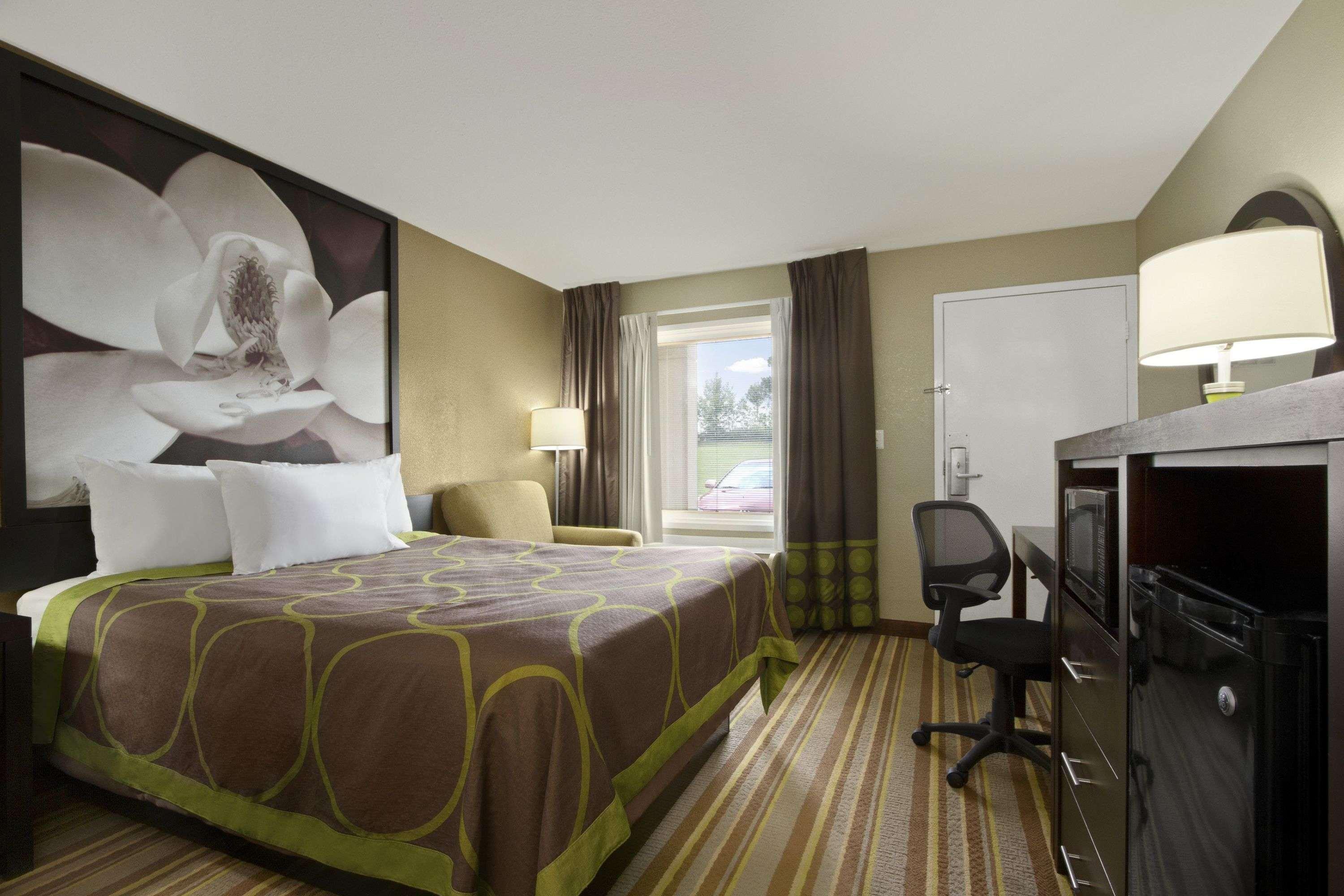 Super 8 by Wyndham Tupelo Airport — photo 3