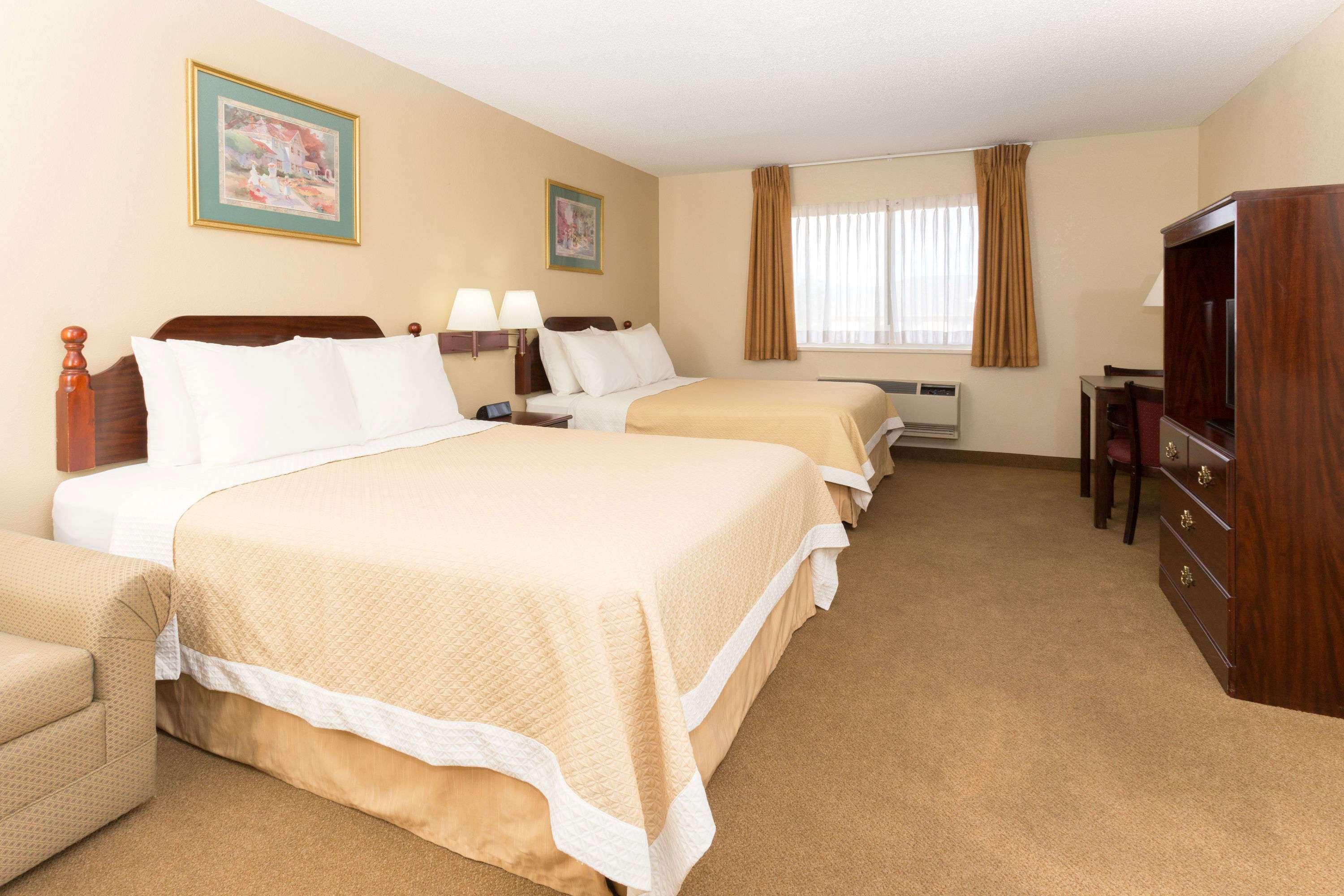 Days Inn Colorado Springs Airport — photo 5