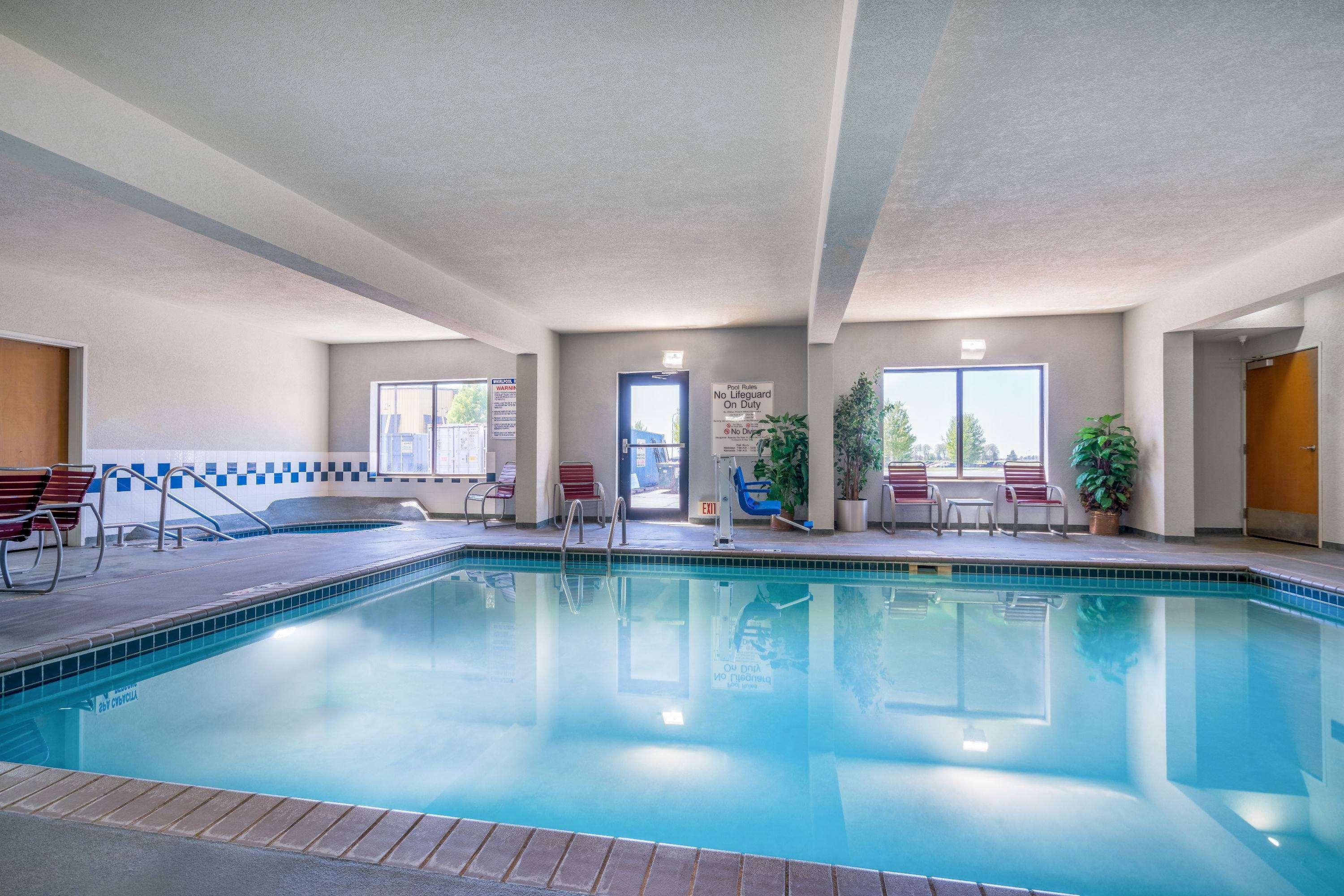 AmericInn Hotel & Suites Rochester Airport — photo 5