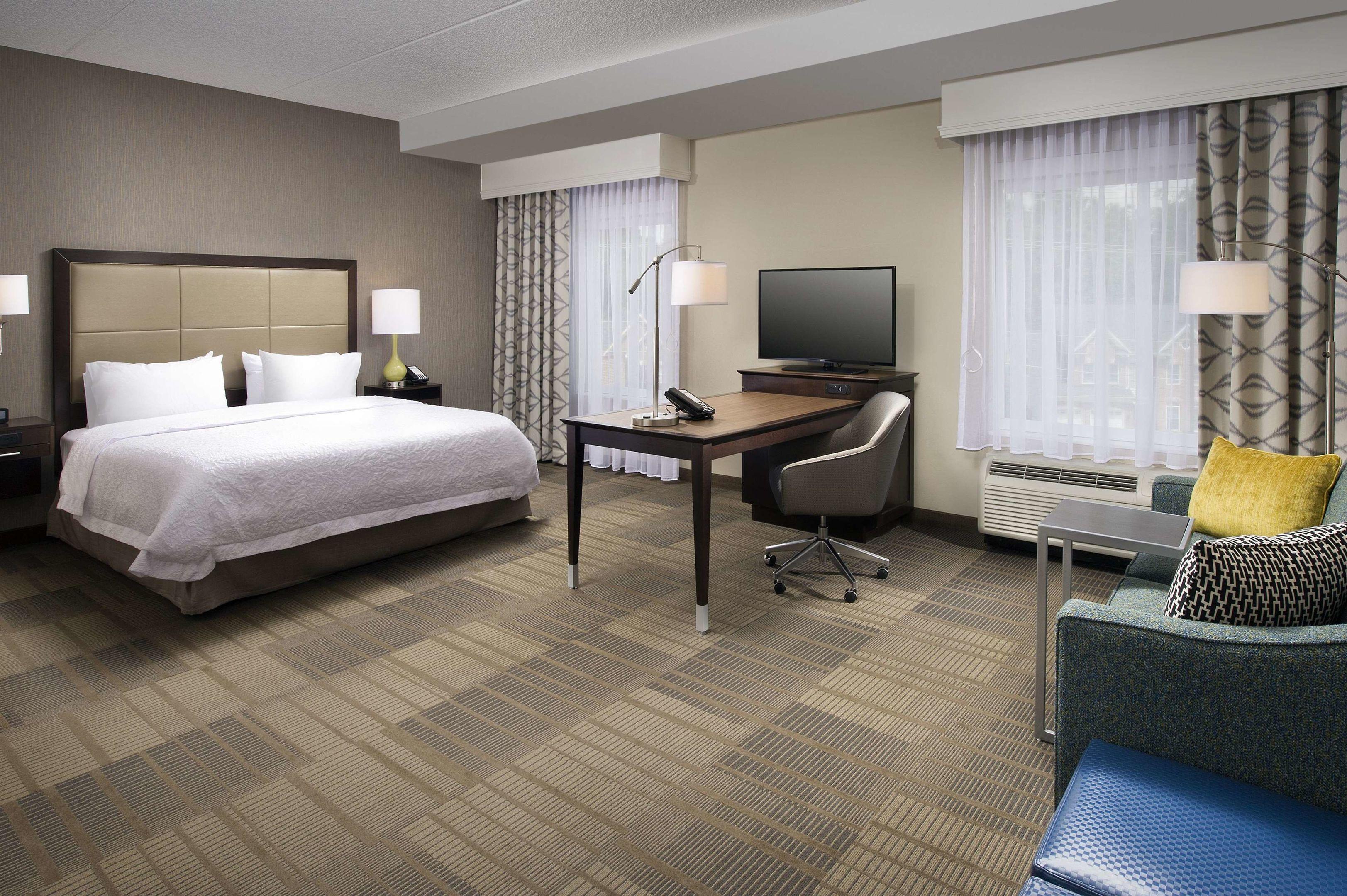 Hampton Inn & Suites Falls Church — photo 4