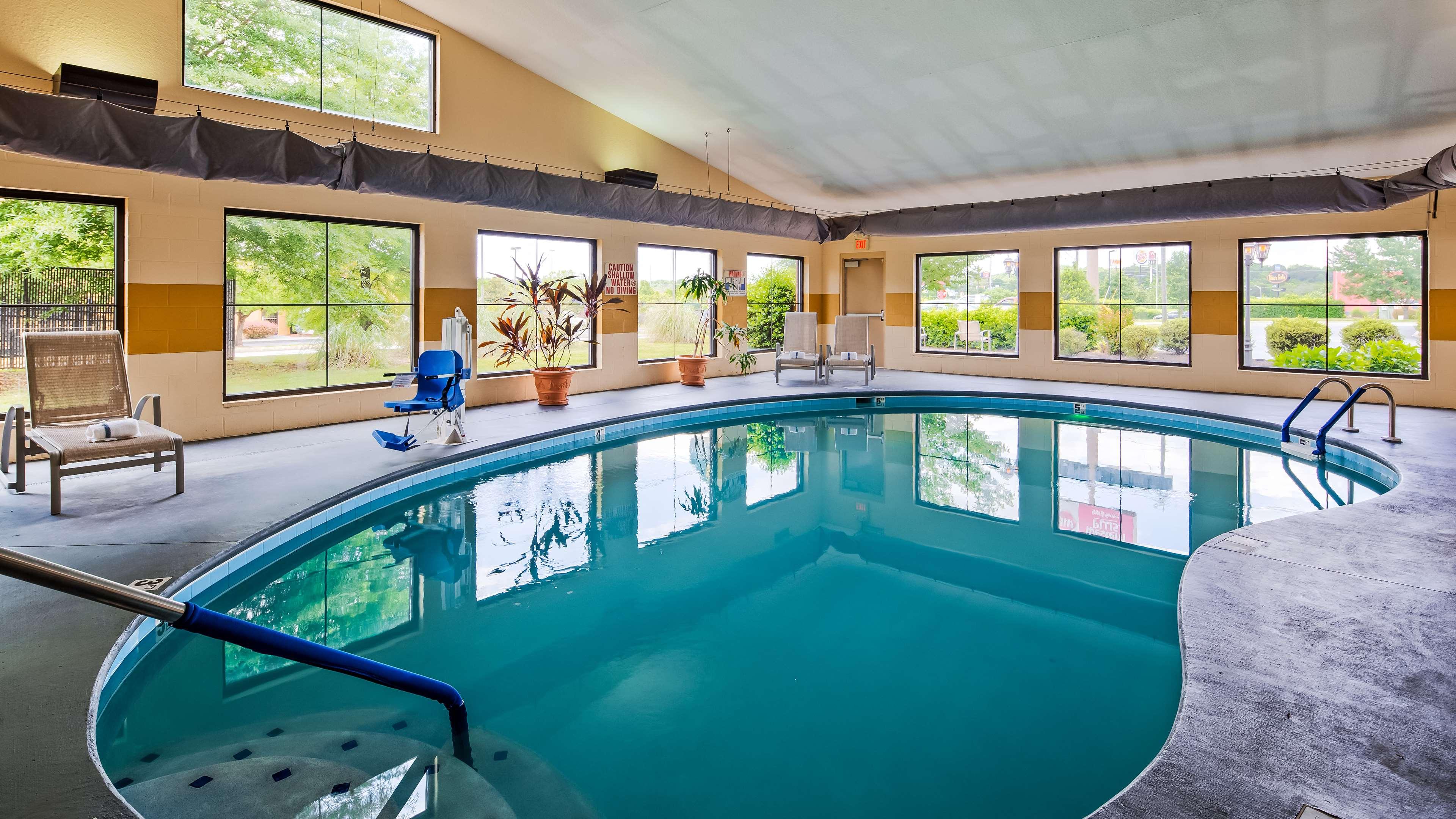 Best Western Plus Strawberry Inn & Suites — photo 4