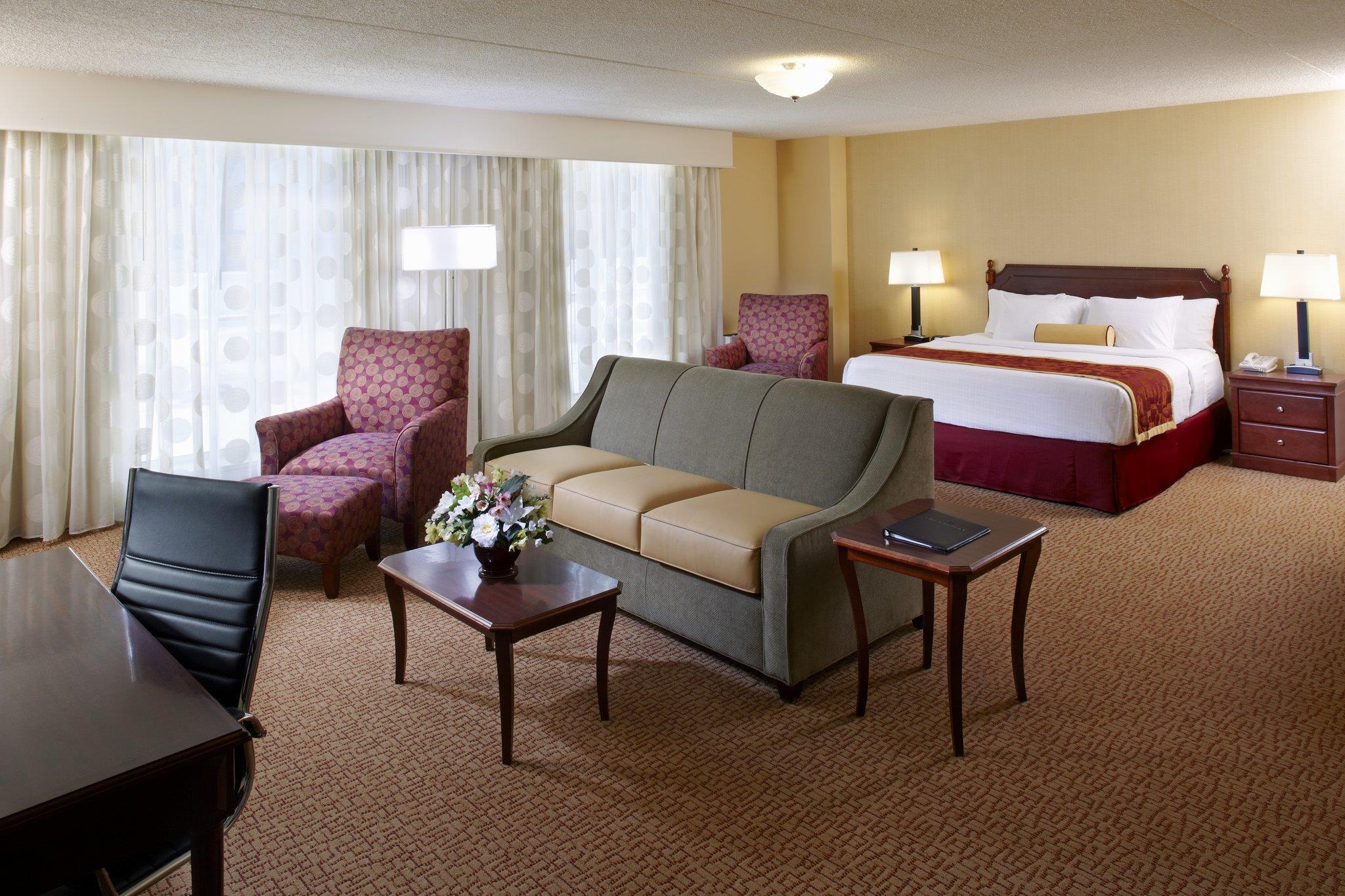 Clinton Inn Hotel & Event Center — photo 4
