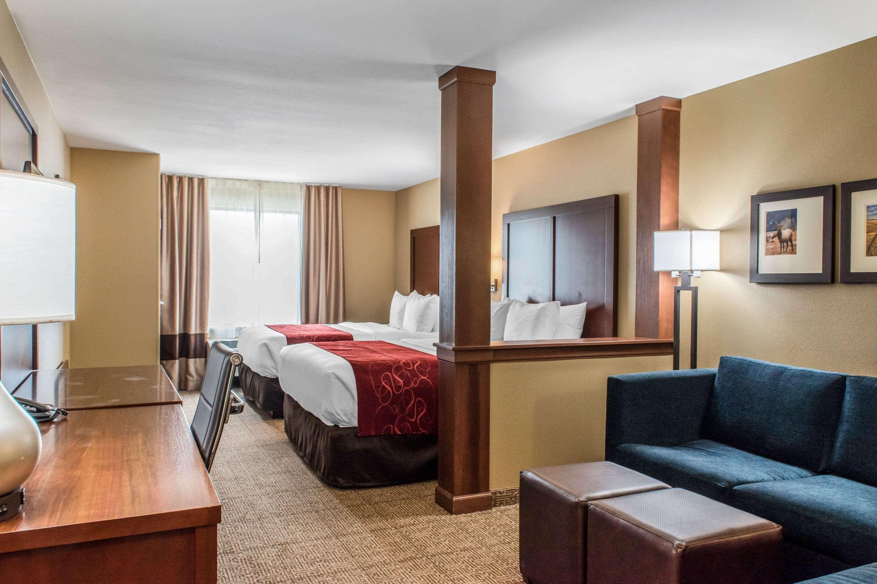 Comfort Suites — photo 4