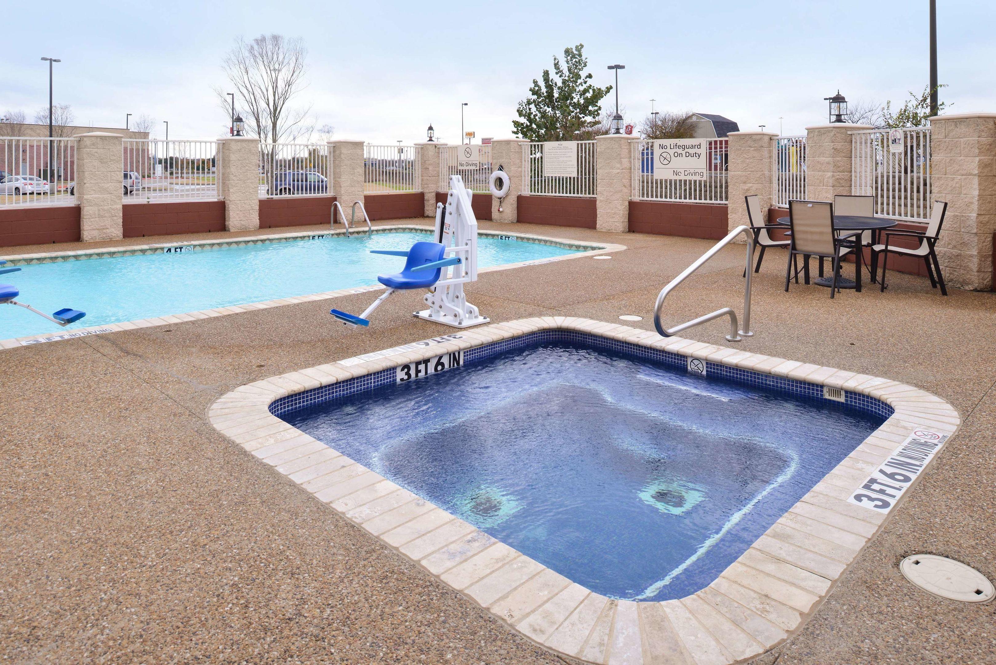 Hampton Inn & Suites Greenville — photo 3