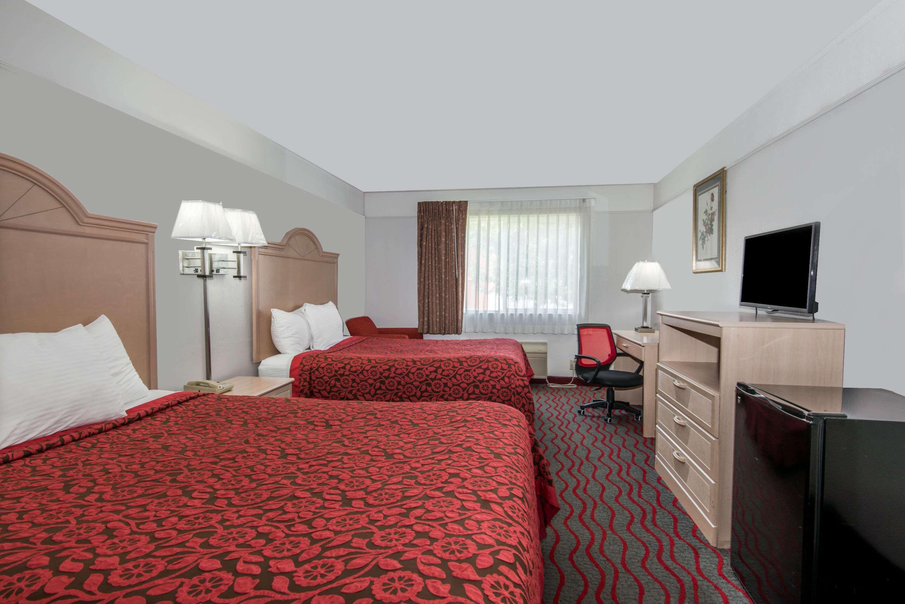 Days Inn By Wyndham Kansas City International Airport — photo 5
