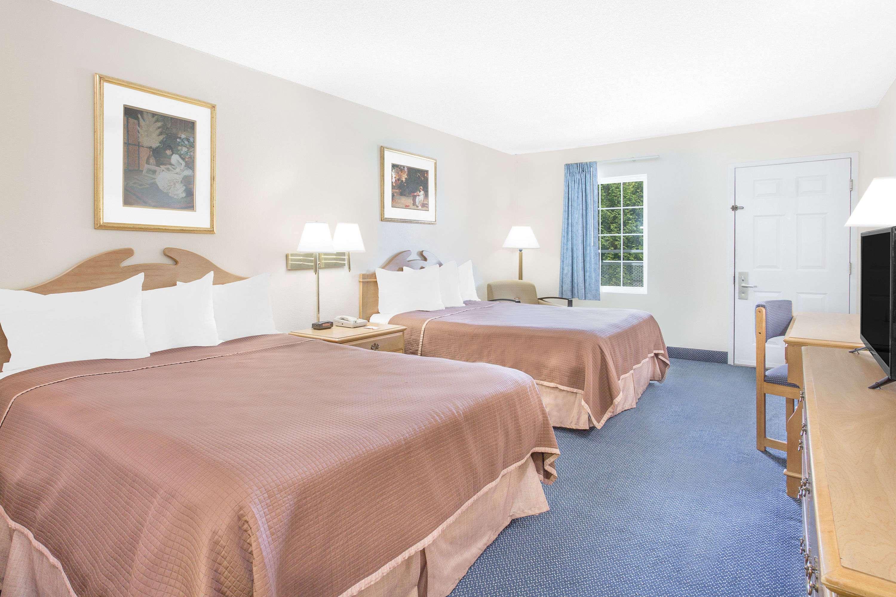 Howard Johnson by Wyndham Staunton — photo 4