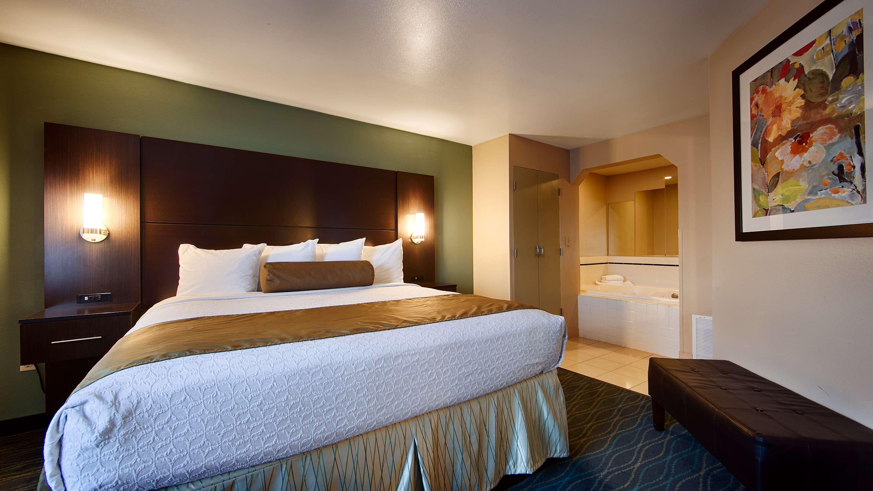 Best Western Plus University Inn — photo 4