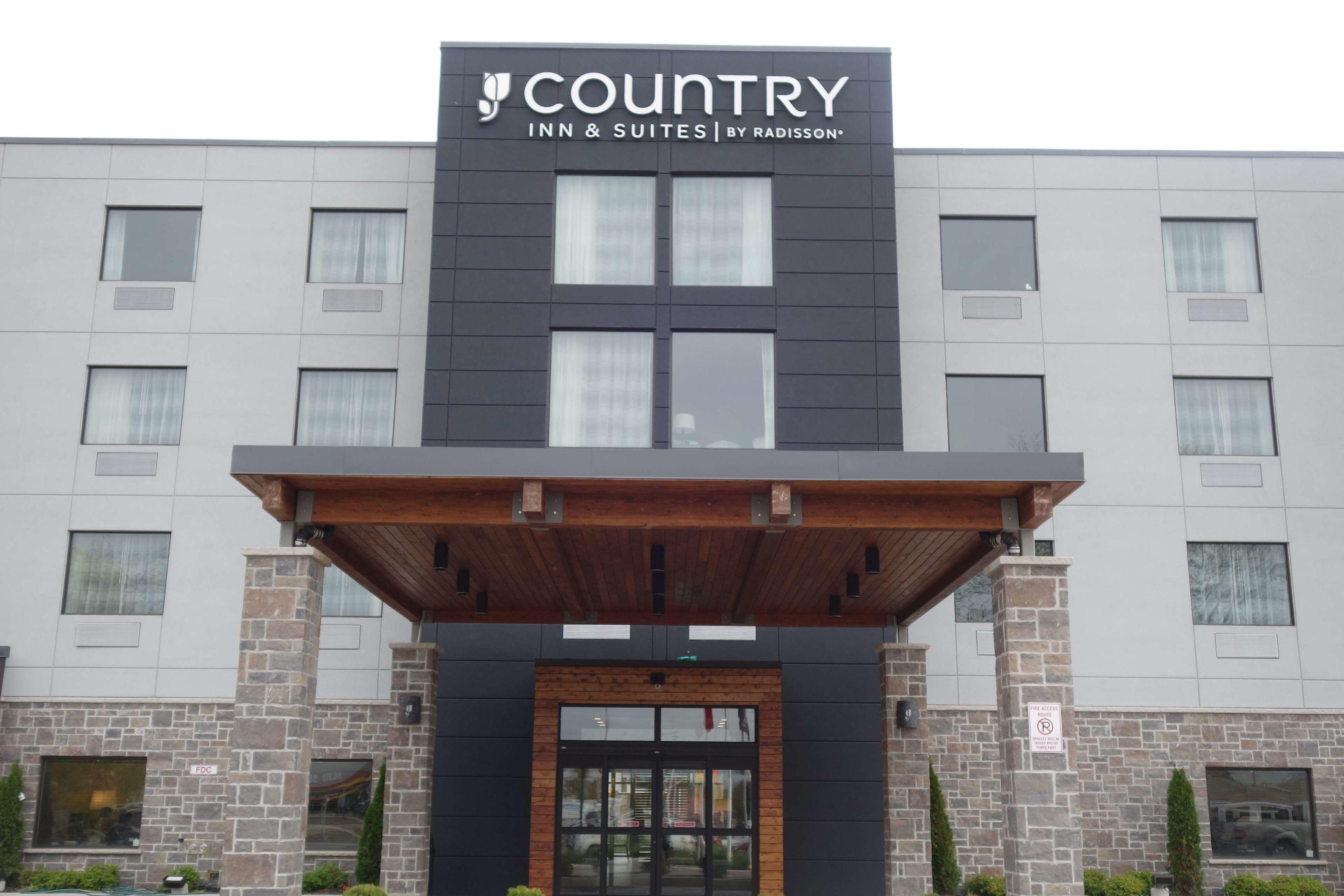 Country Inn & Suites by Radisson, Belleville, ON — photo 3