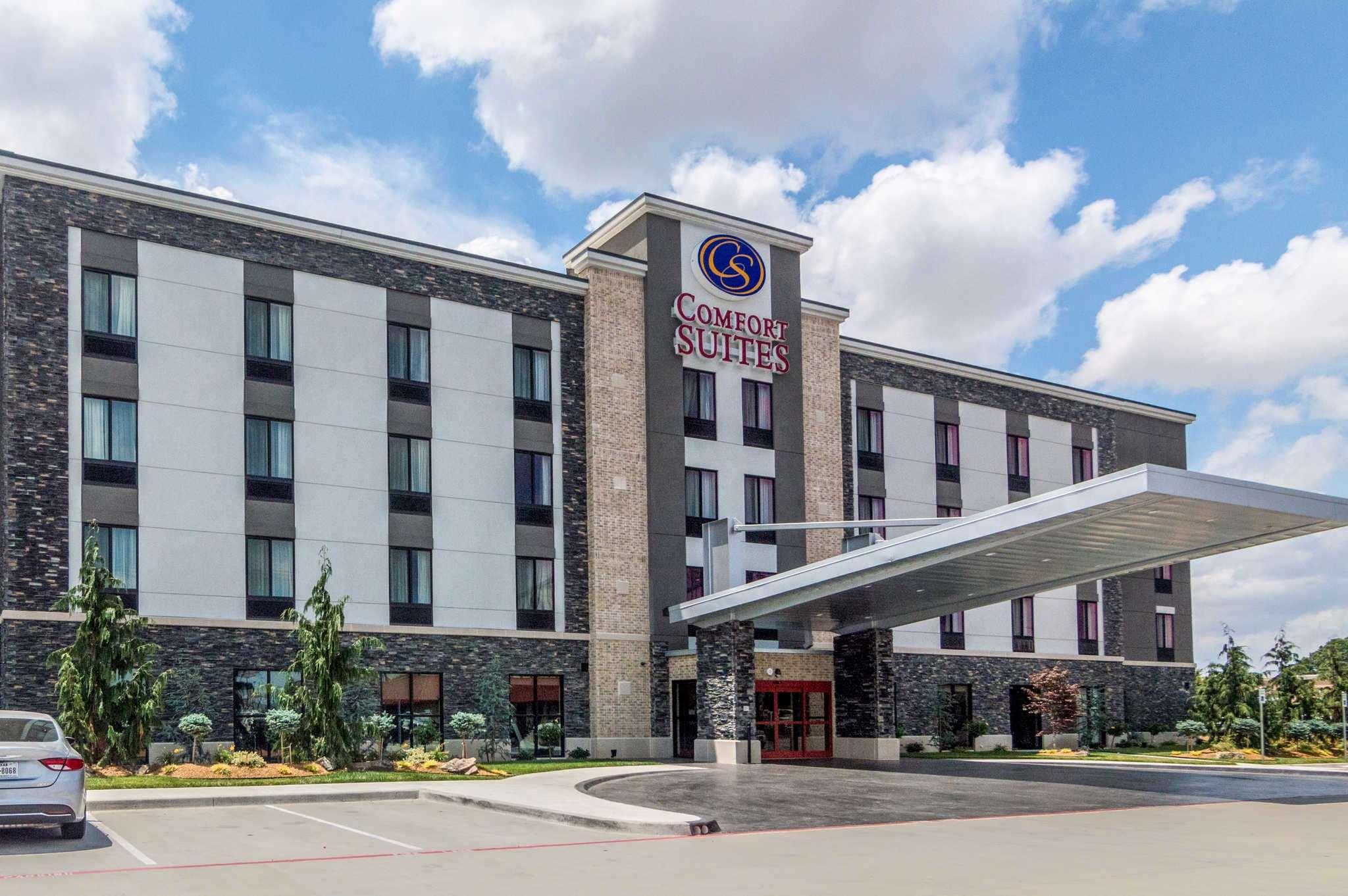 Comfort Suites Airport on Meridian — photo 3