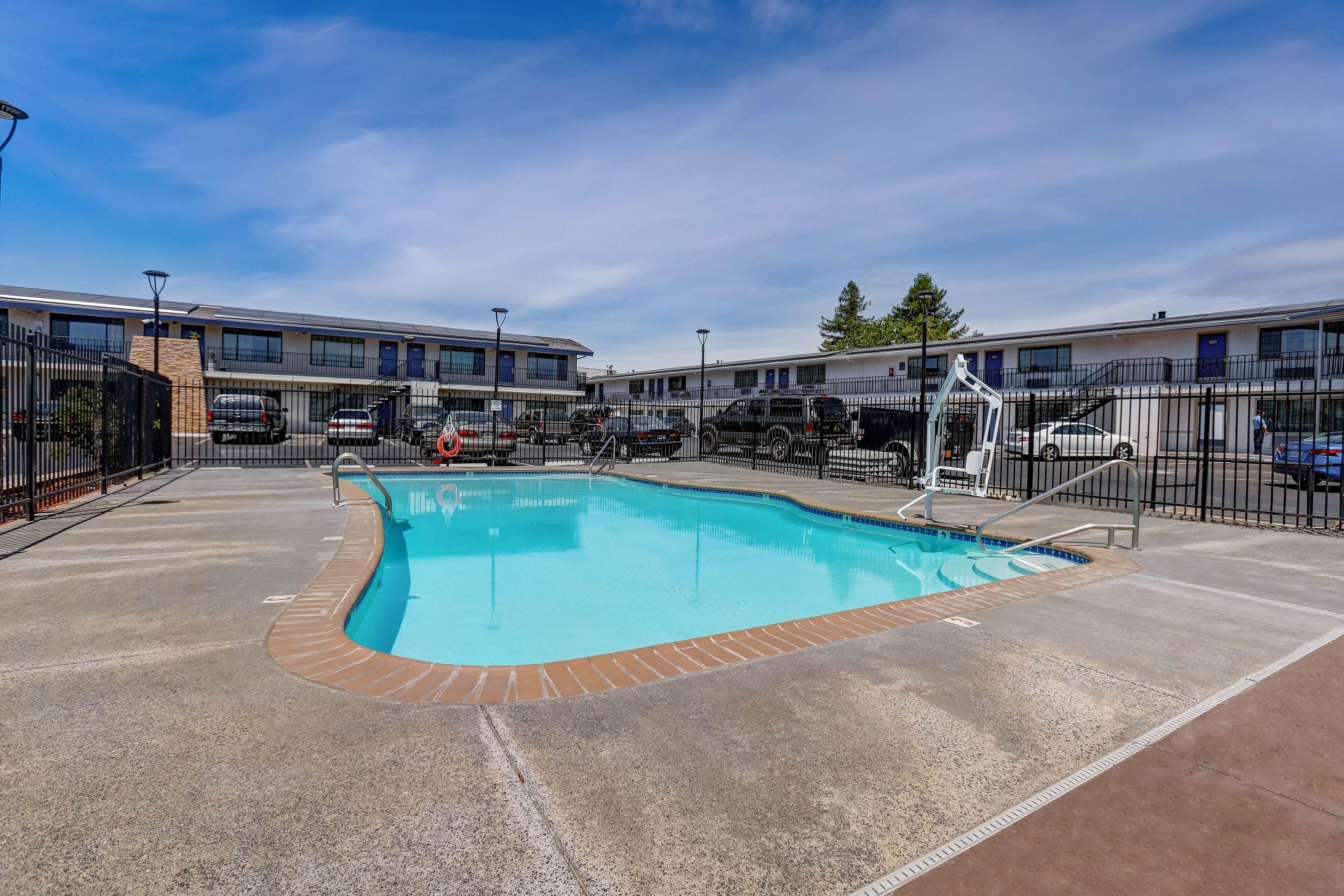 Motel 6 Ukiah — photo 3
