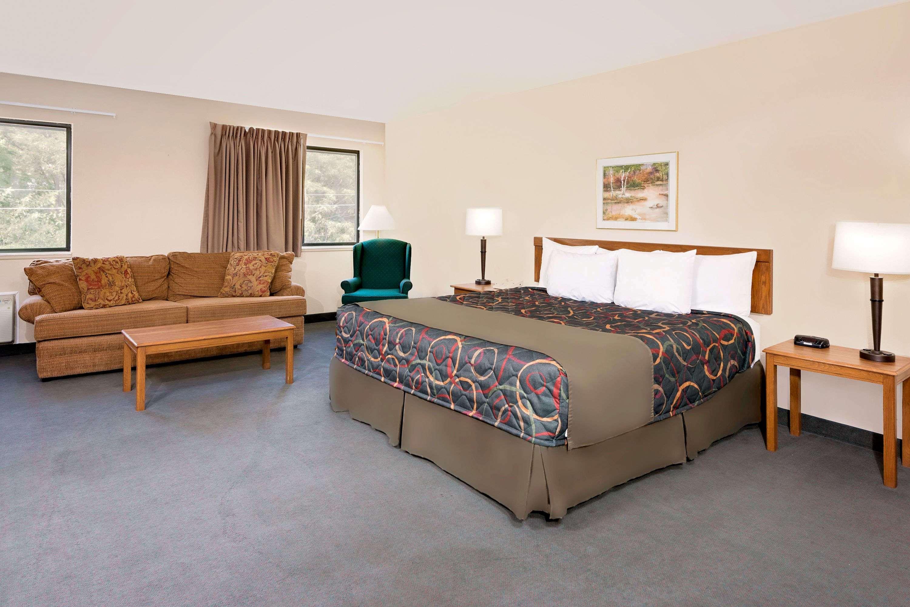 Days Inn Boonville — photo 5