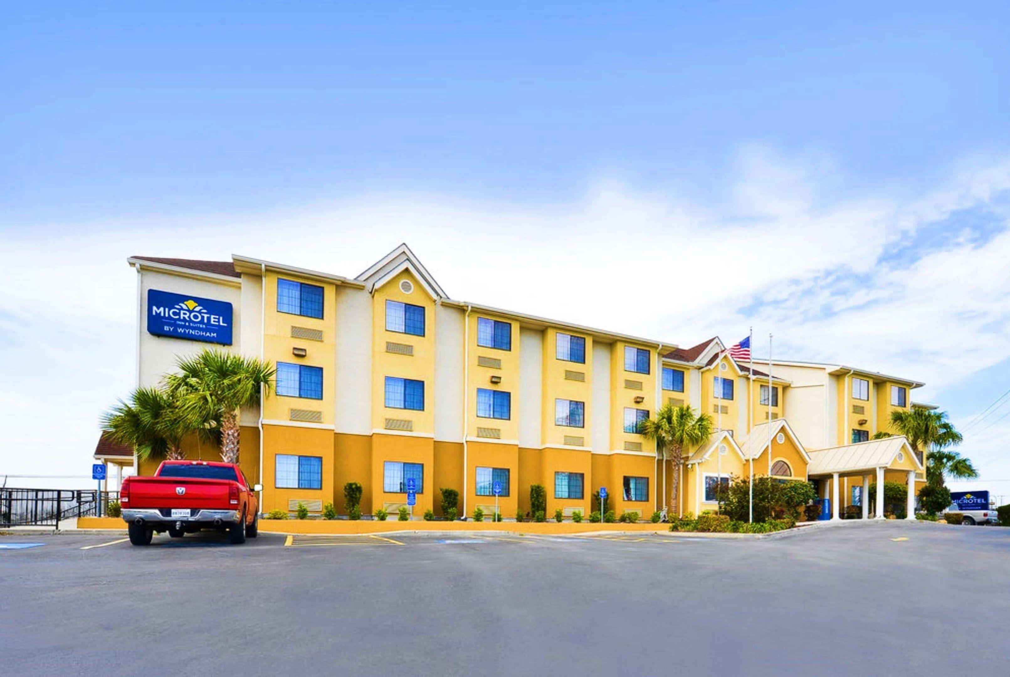 Microtel Inn & Suites by Wyndham New Braunfels — photo 3