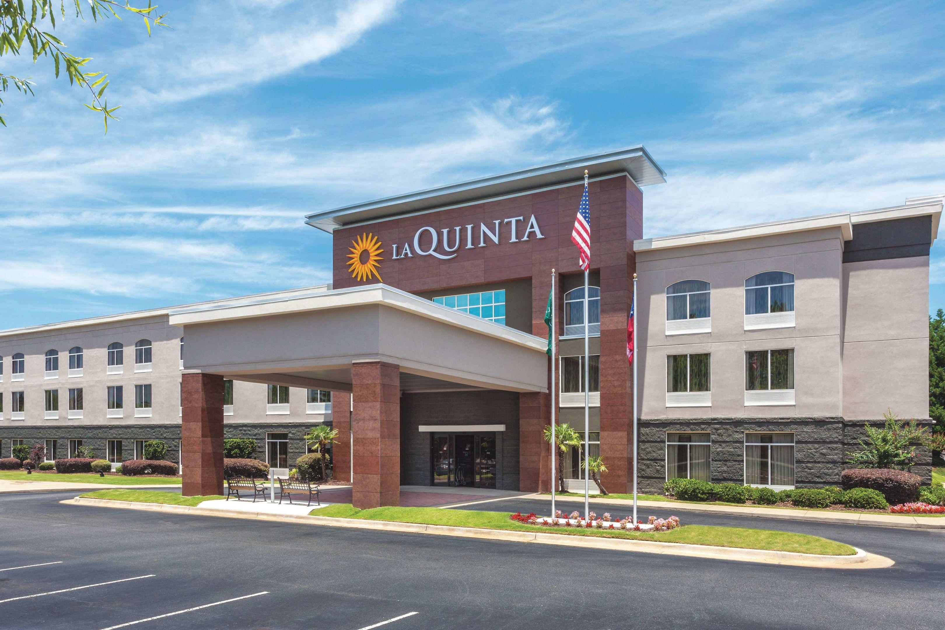 La Quinta by Wyndham Columbus North — photo 4
