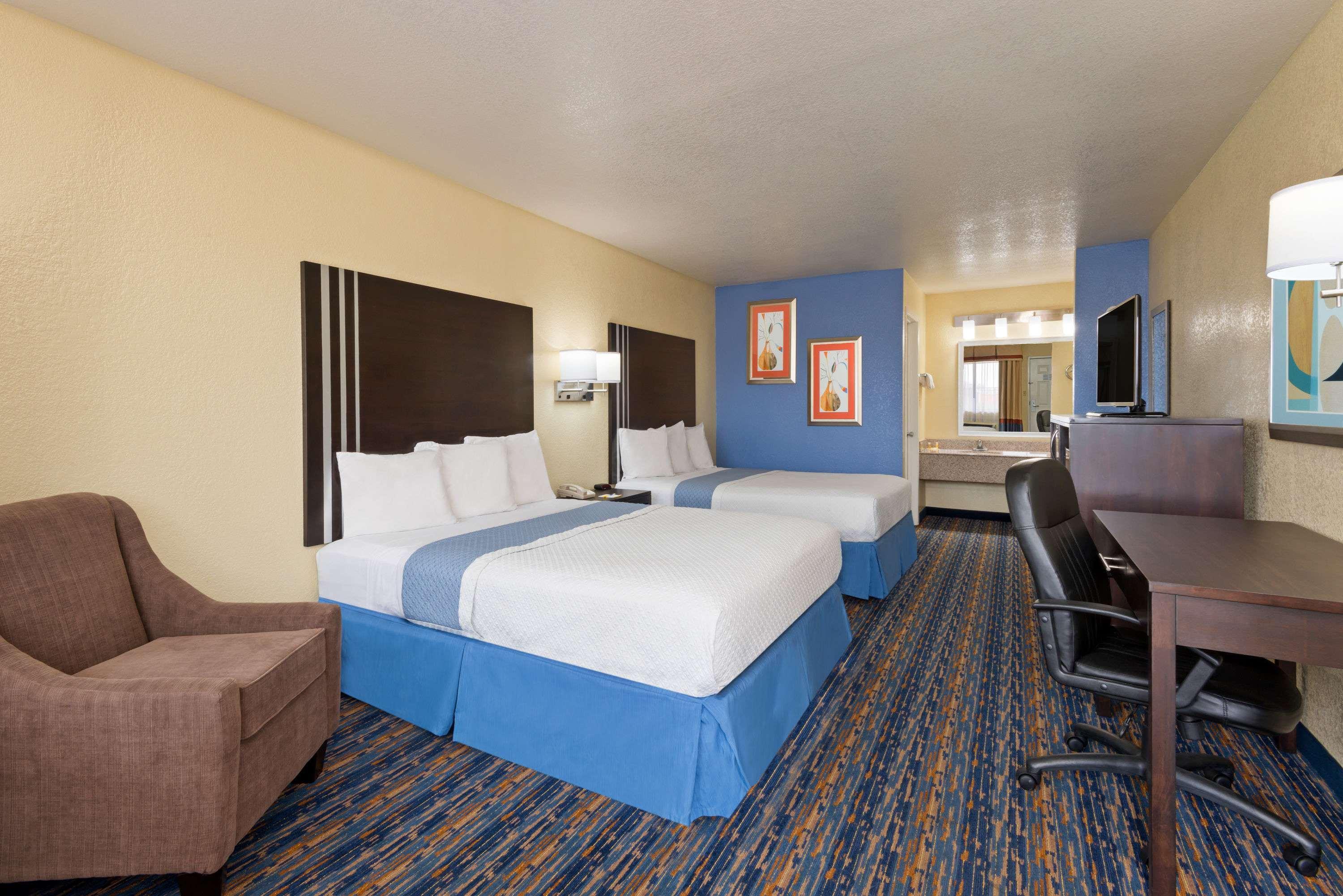Days Inn by Wyndham San Antonio Northwest/Seaworld — photo 5