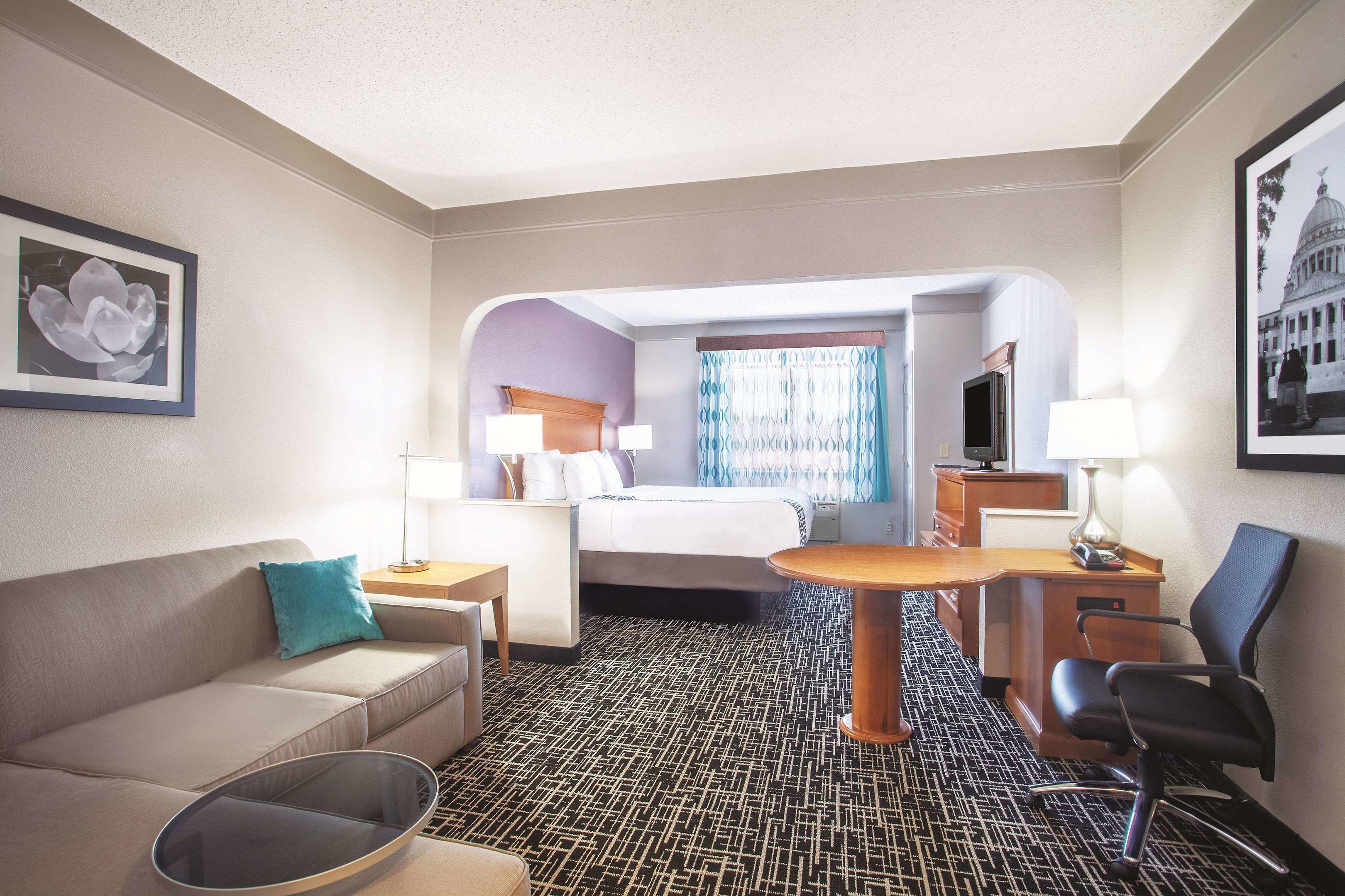 La Quinta Inn and Suites Jackson Airport — photo 5