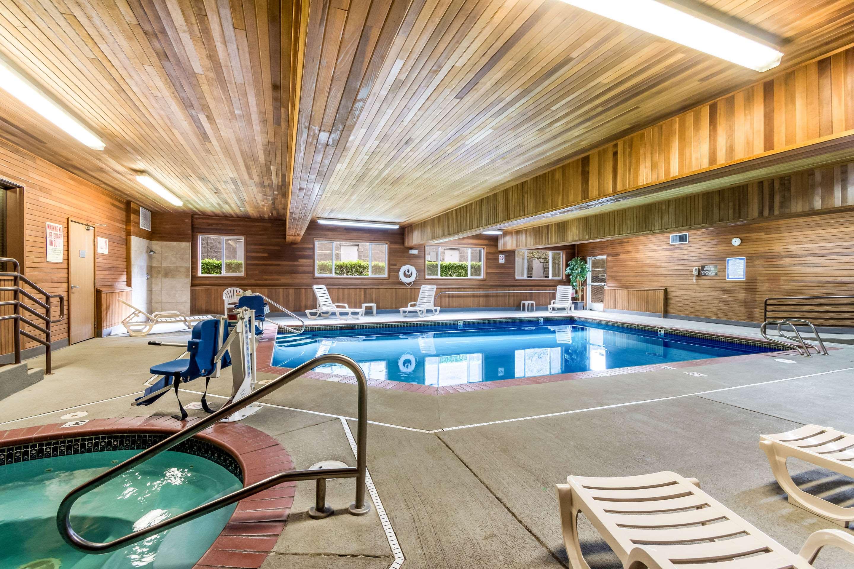 Comfort Suites Portland Airport — photo 3