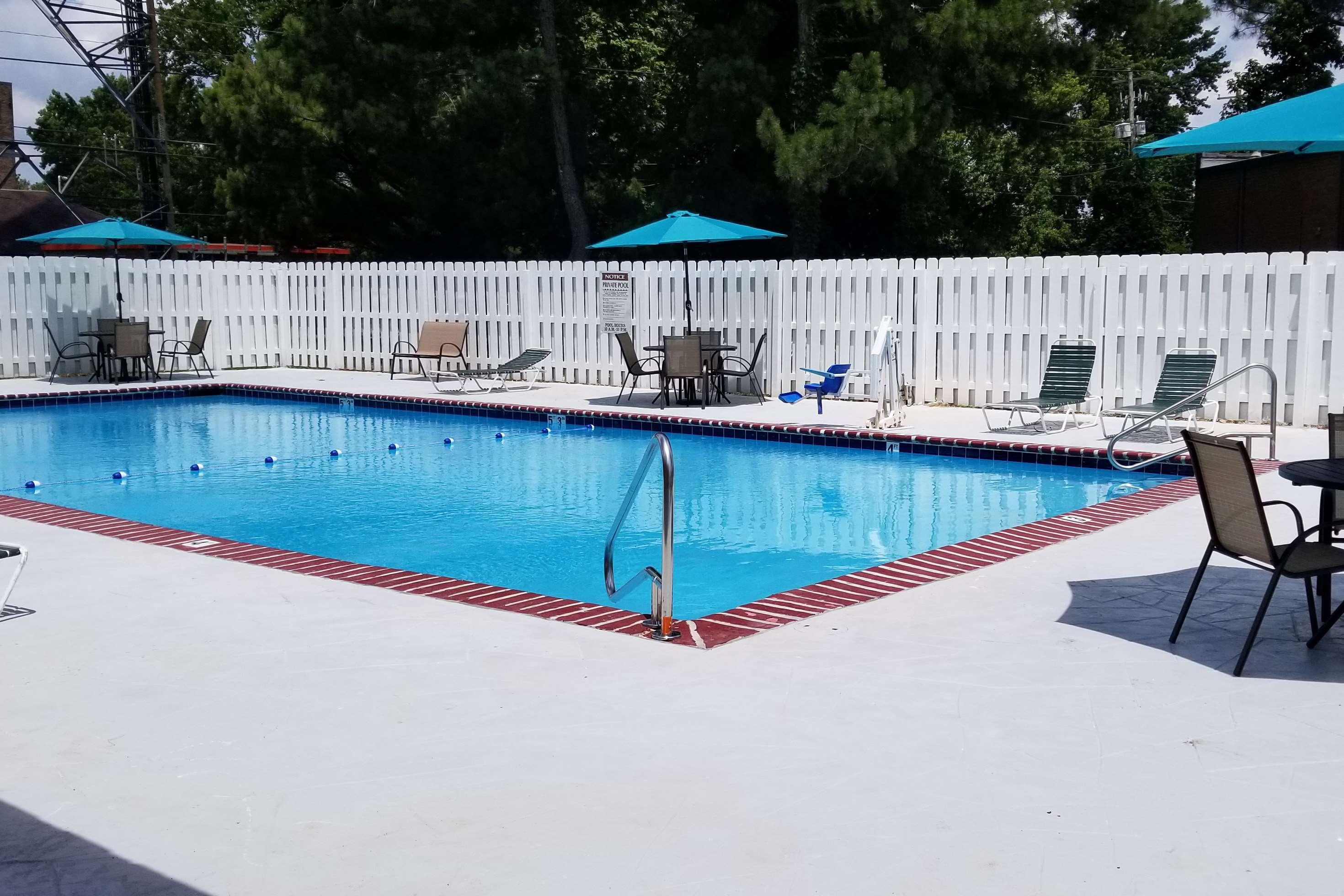 Americas Best Value Inn & Suites - Memphis East — photo 4