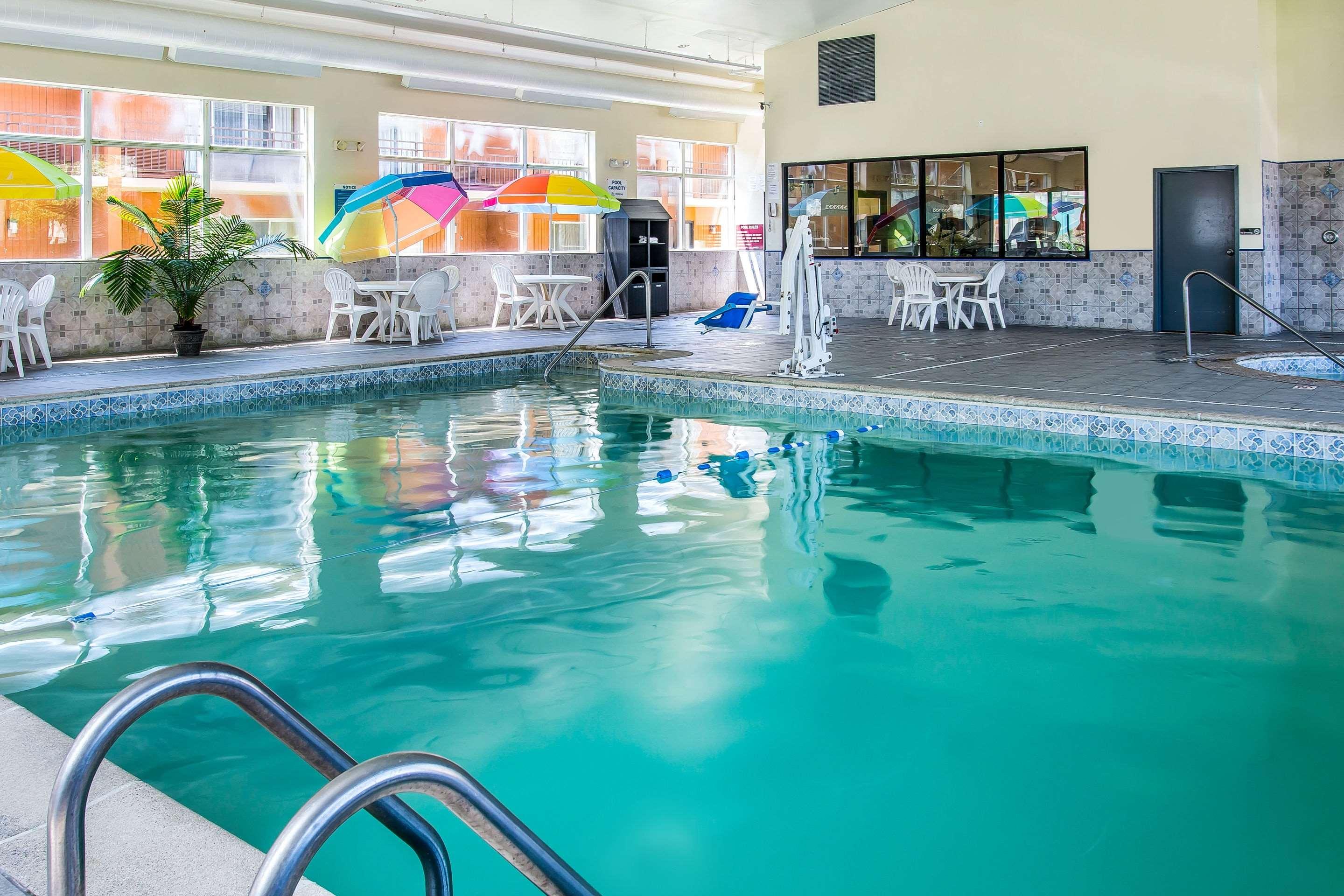 Comfort Inn & Suites — photo 3