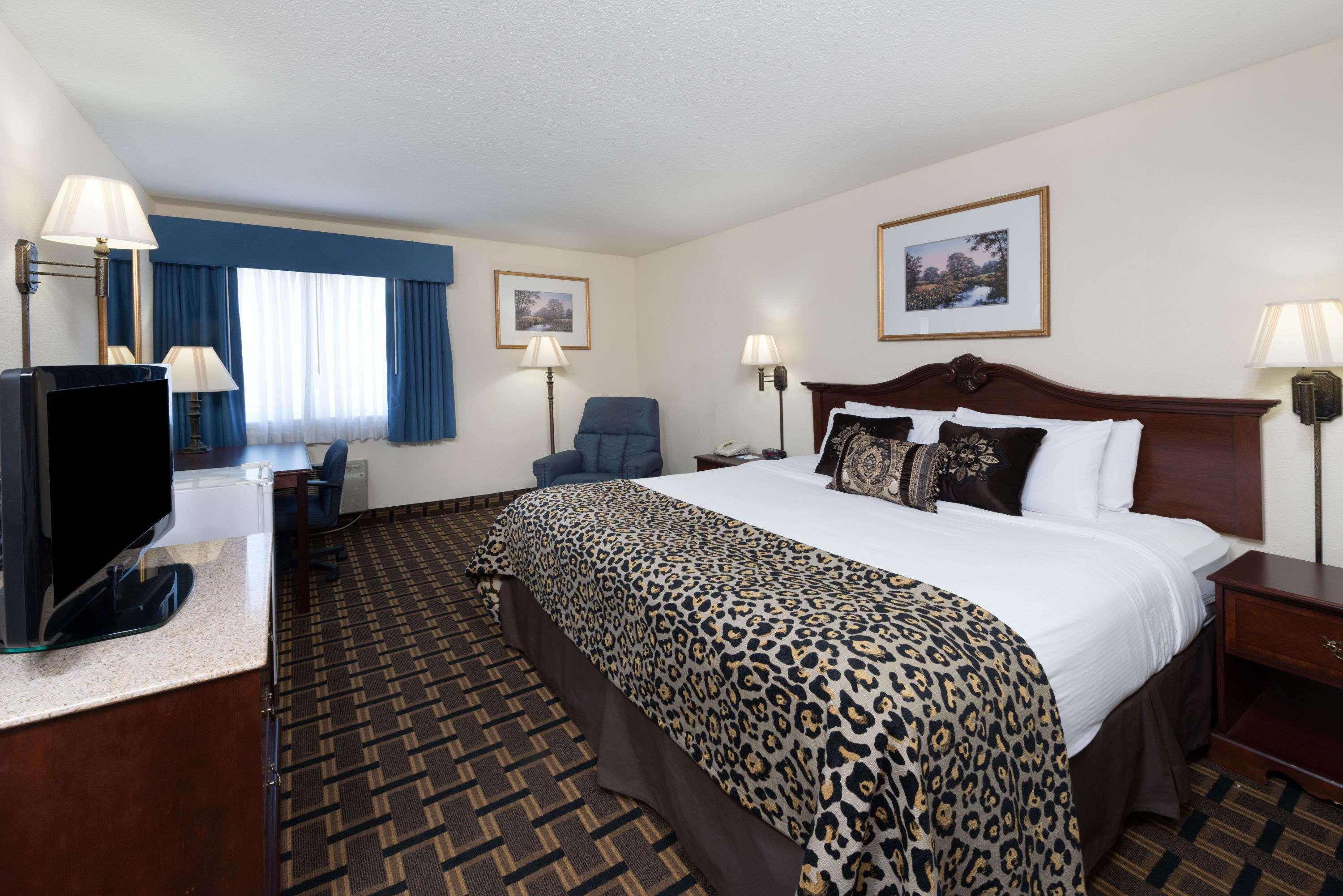 Baymont by Wyndham Osage Beach — photo 5