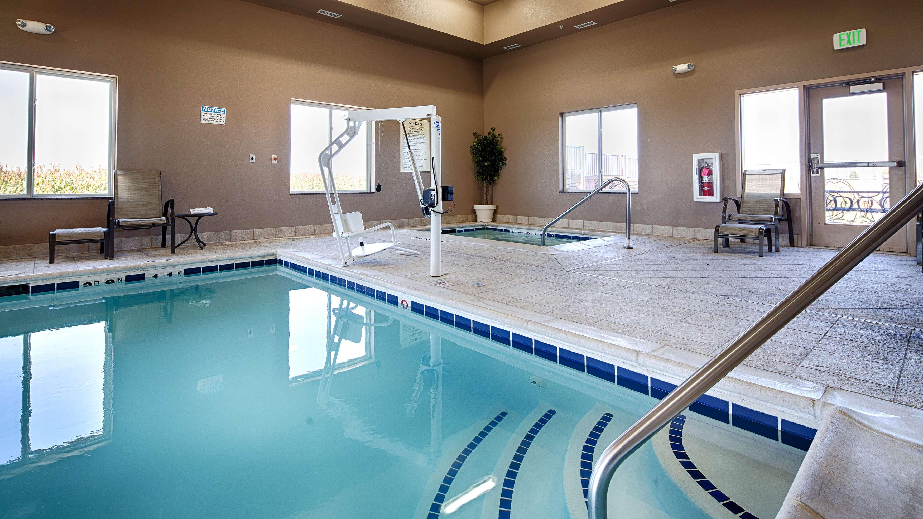 Best Western Plus Carousel Inn & Suites — photo 4