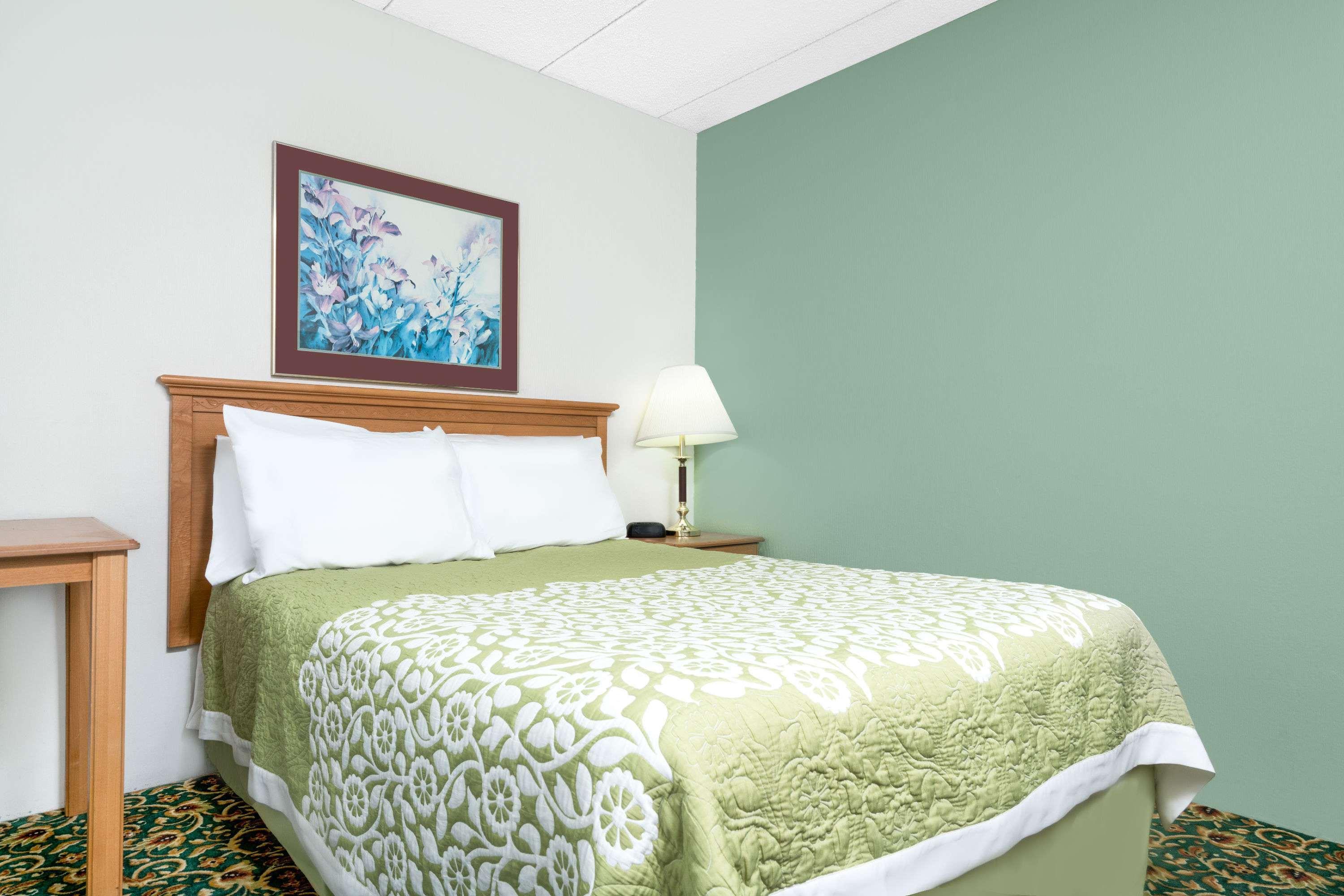 Days Inn by Wyndham St Cloud — photo 5