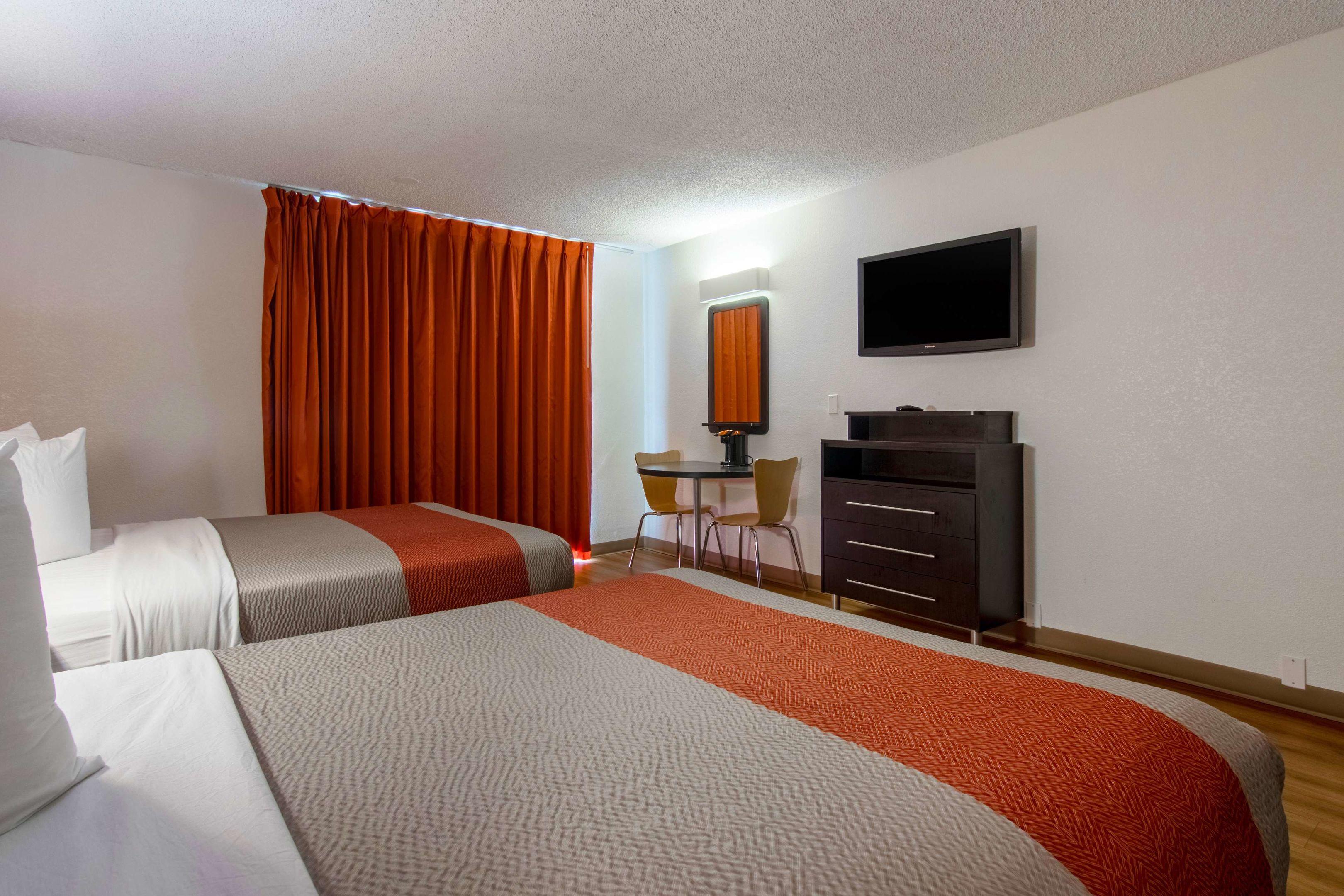 Motel 6 Atlanta Airport - Virginia Ave — photo 4