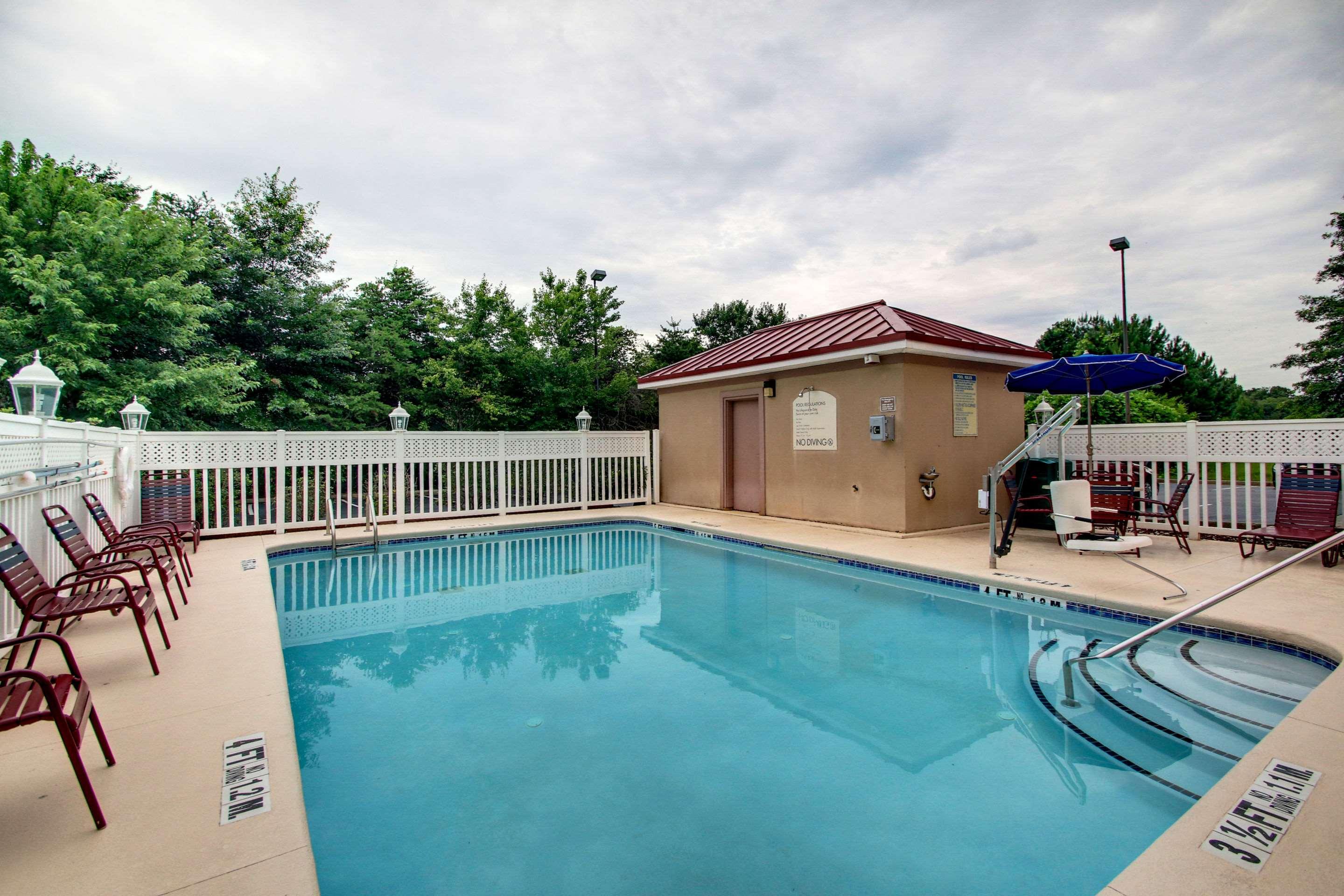 Comfort Suites — photo 5