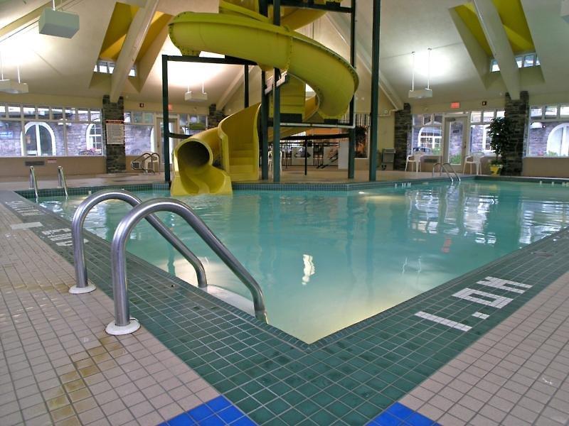 Pocaterra Inn & Waterslide — photo 4