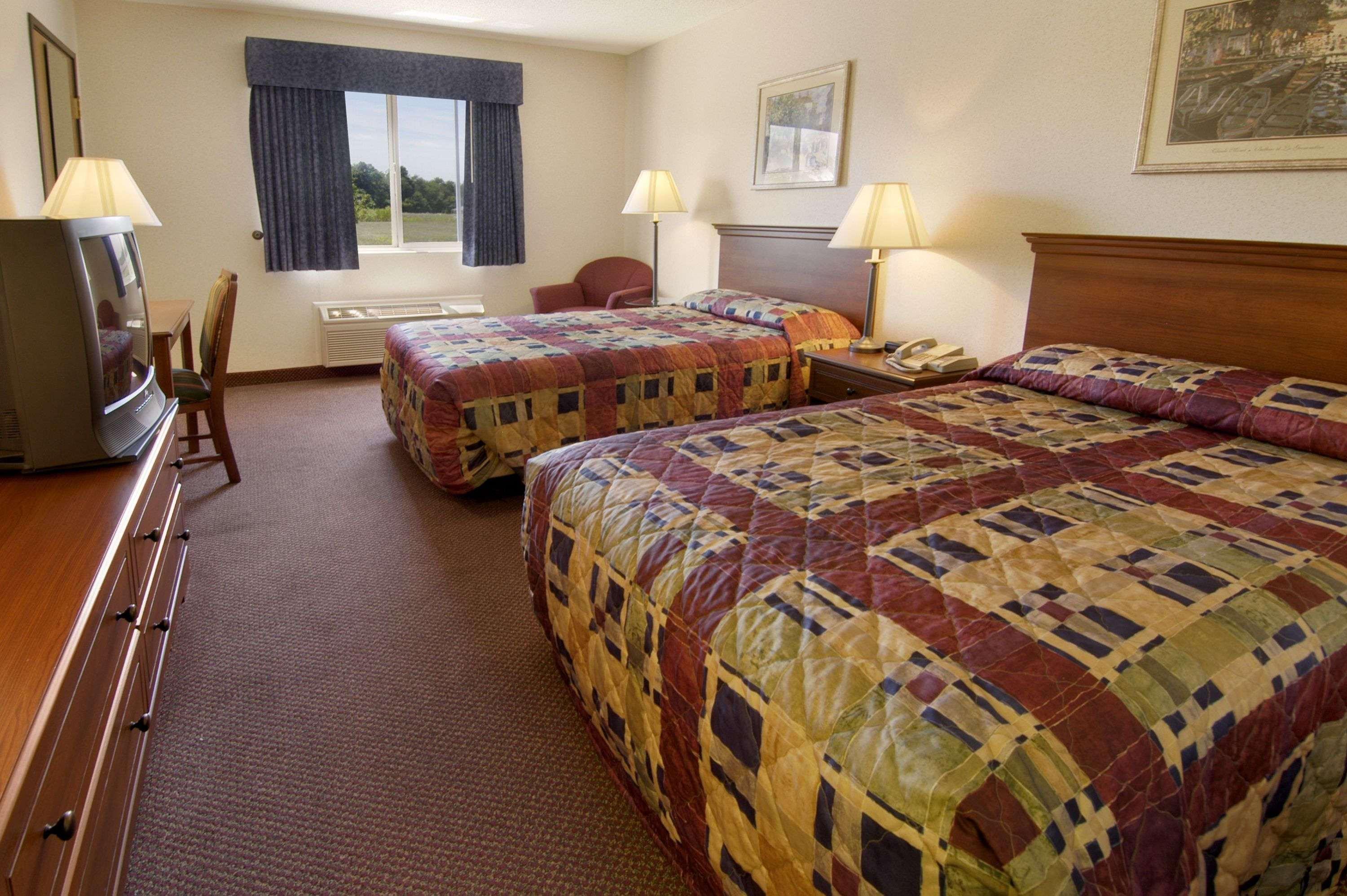 Baymont Inn & Suites Dowagiac — photo 4