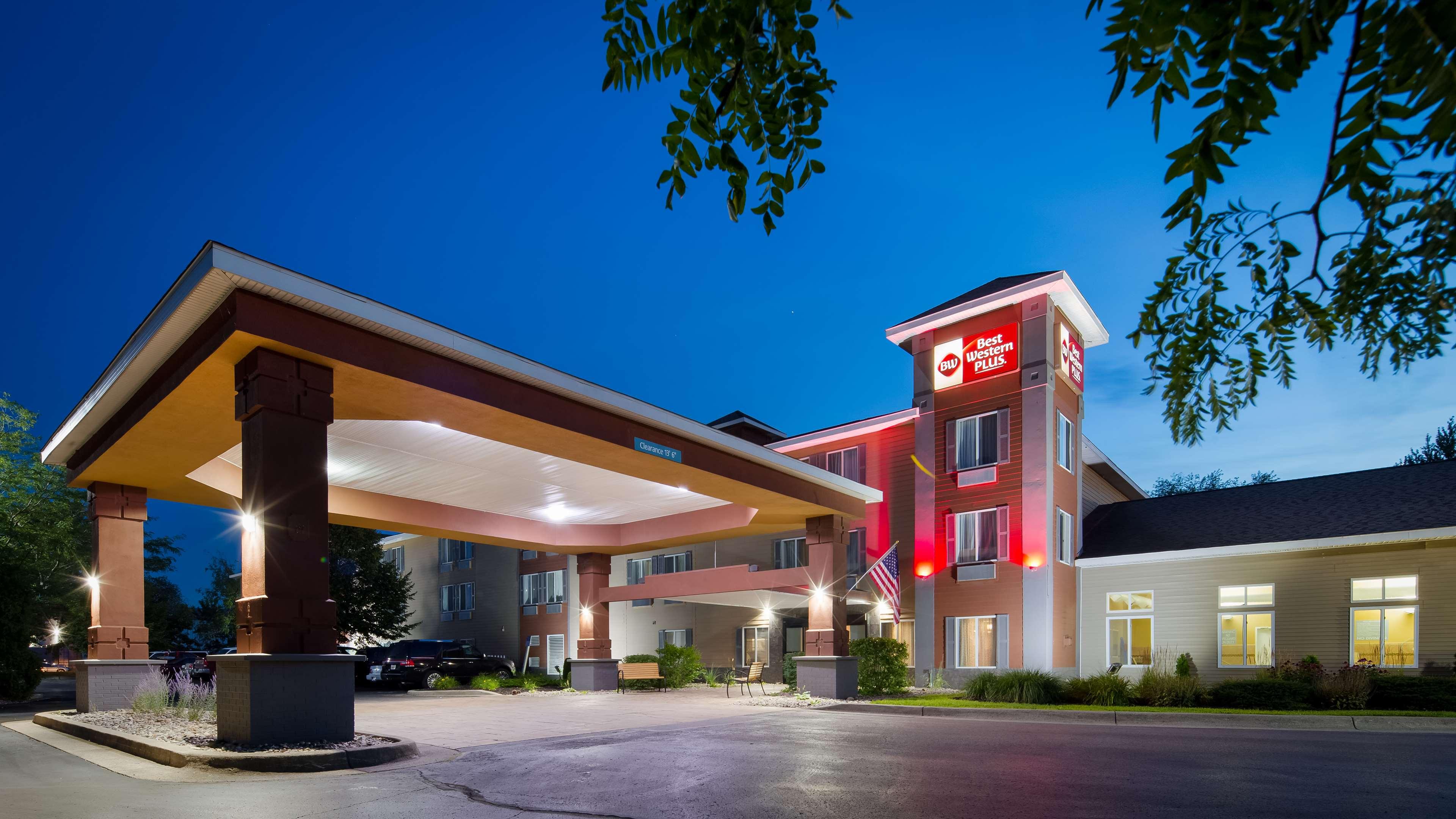 Best Western Plus Coldwater Hotel — photo 4