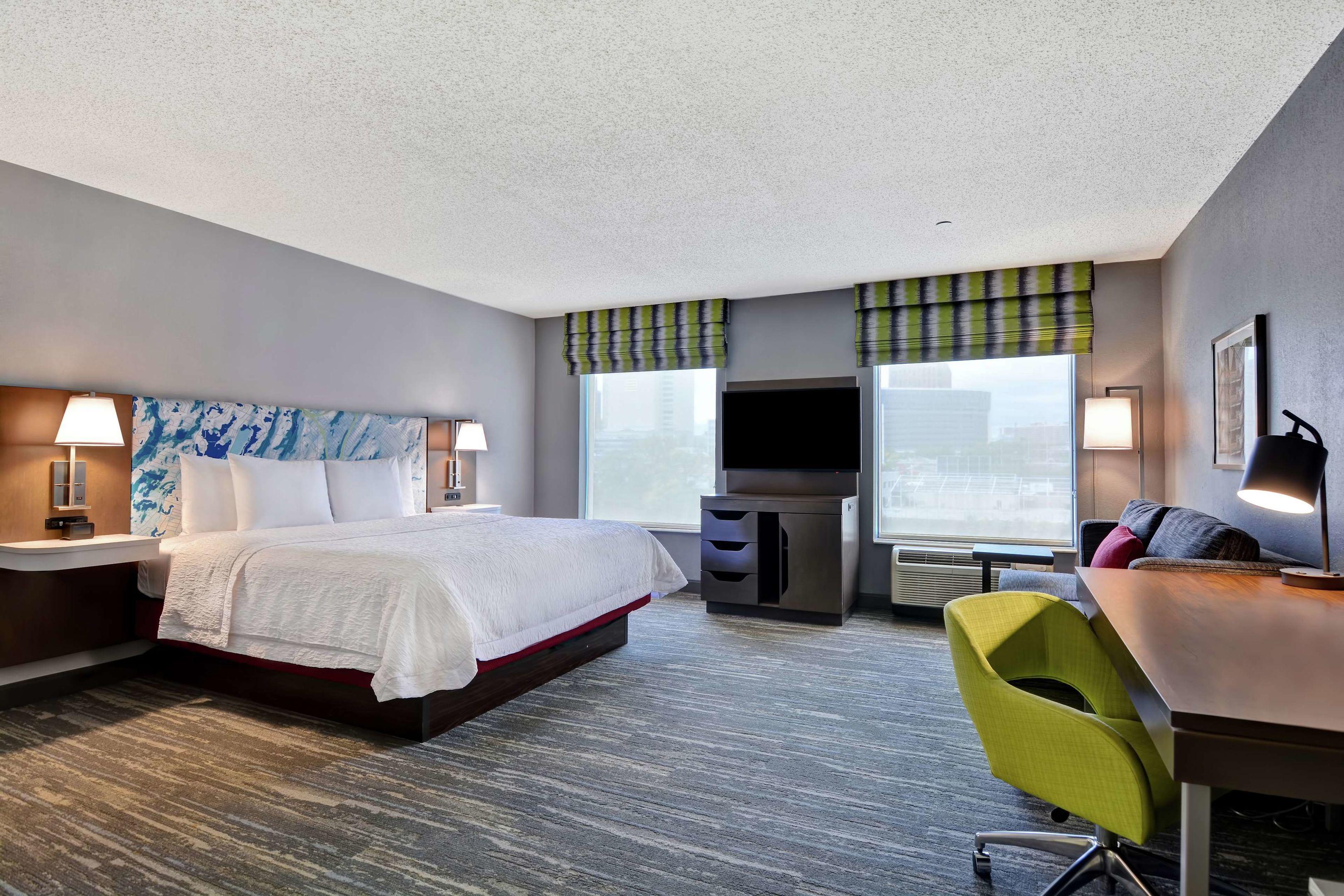 Hampton Inn & Suites Newark Harrison Riverwalk — photo 4