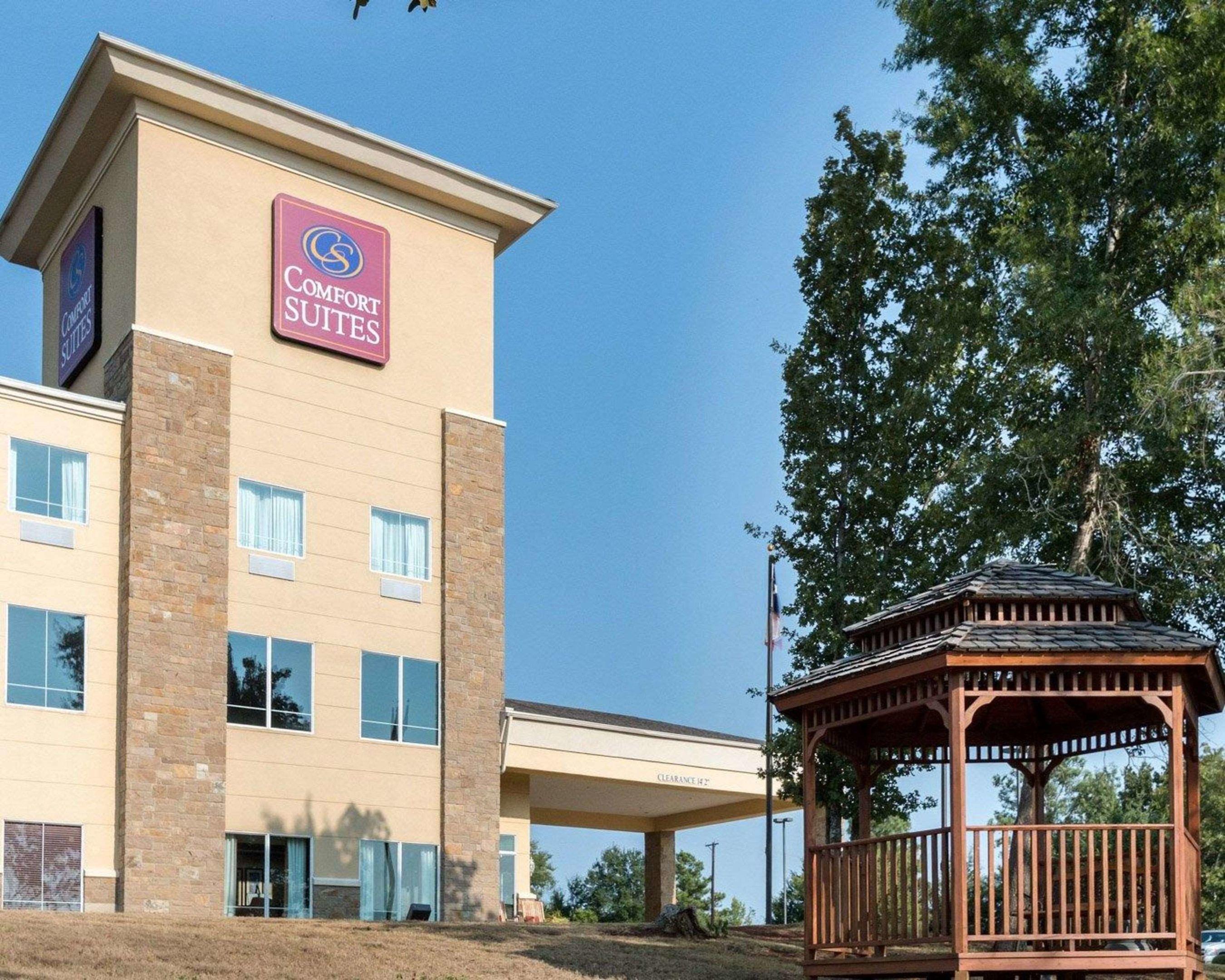 Comfort Suites — photo 4
