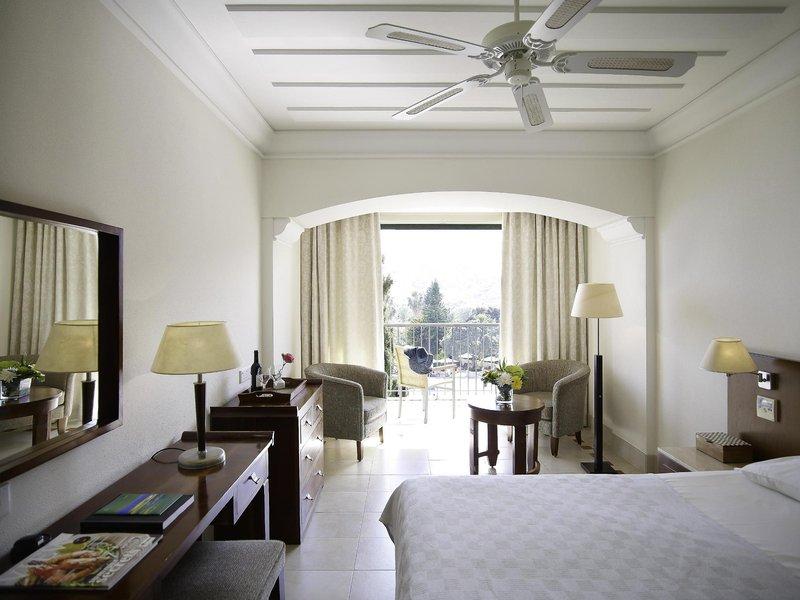 COLUMBIA Beach Resort Pissouri — photo 3