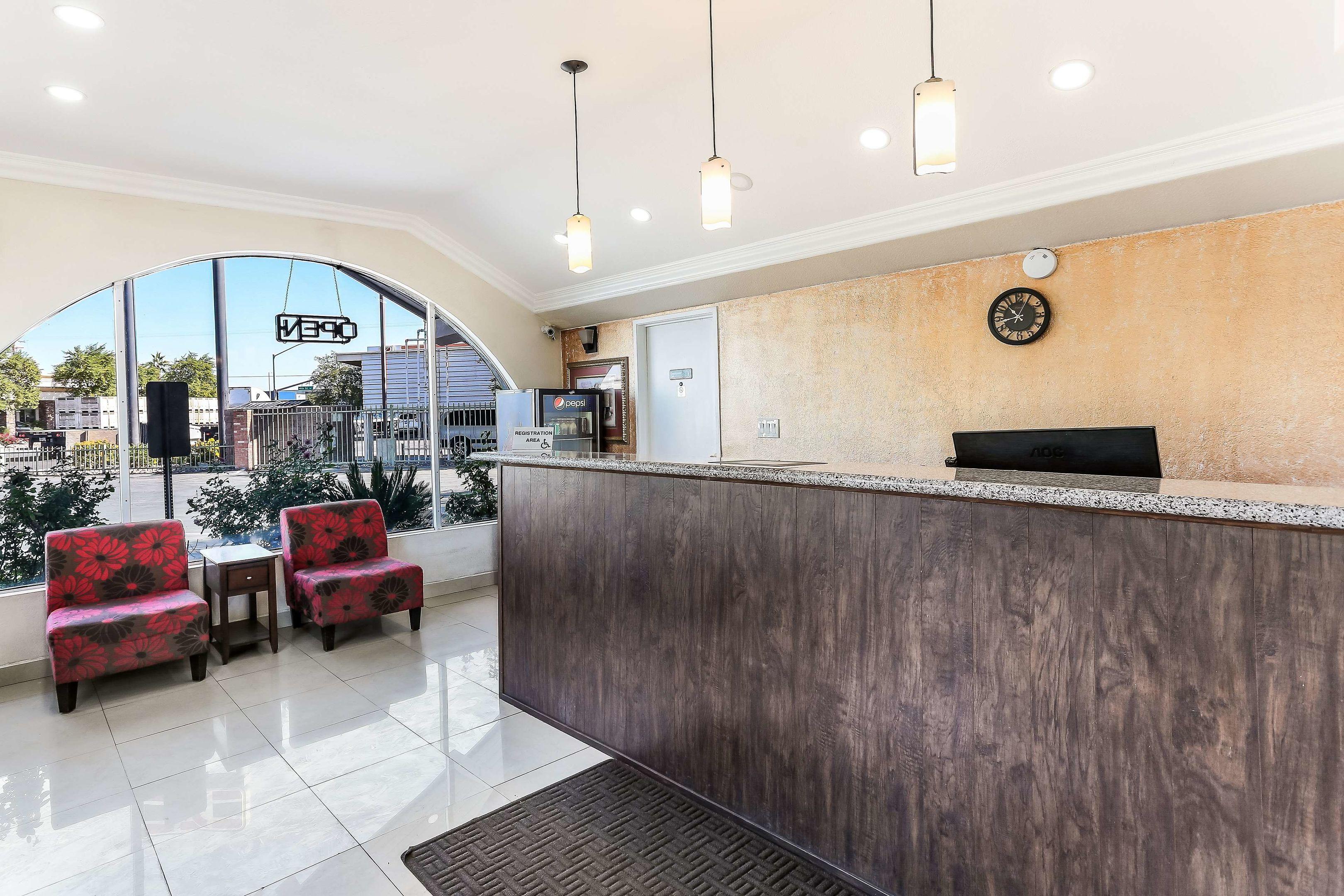 Americas Best Value Inn and Suites El Centro — photo 5