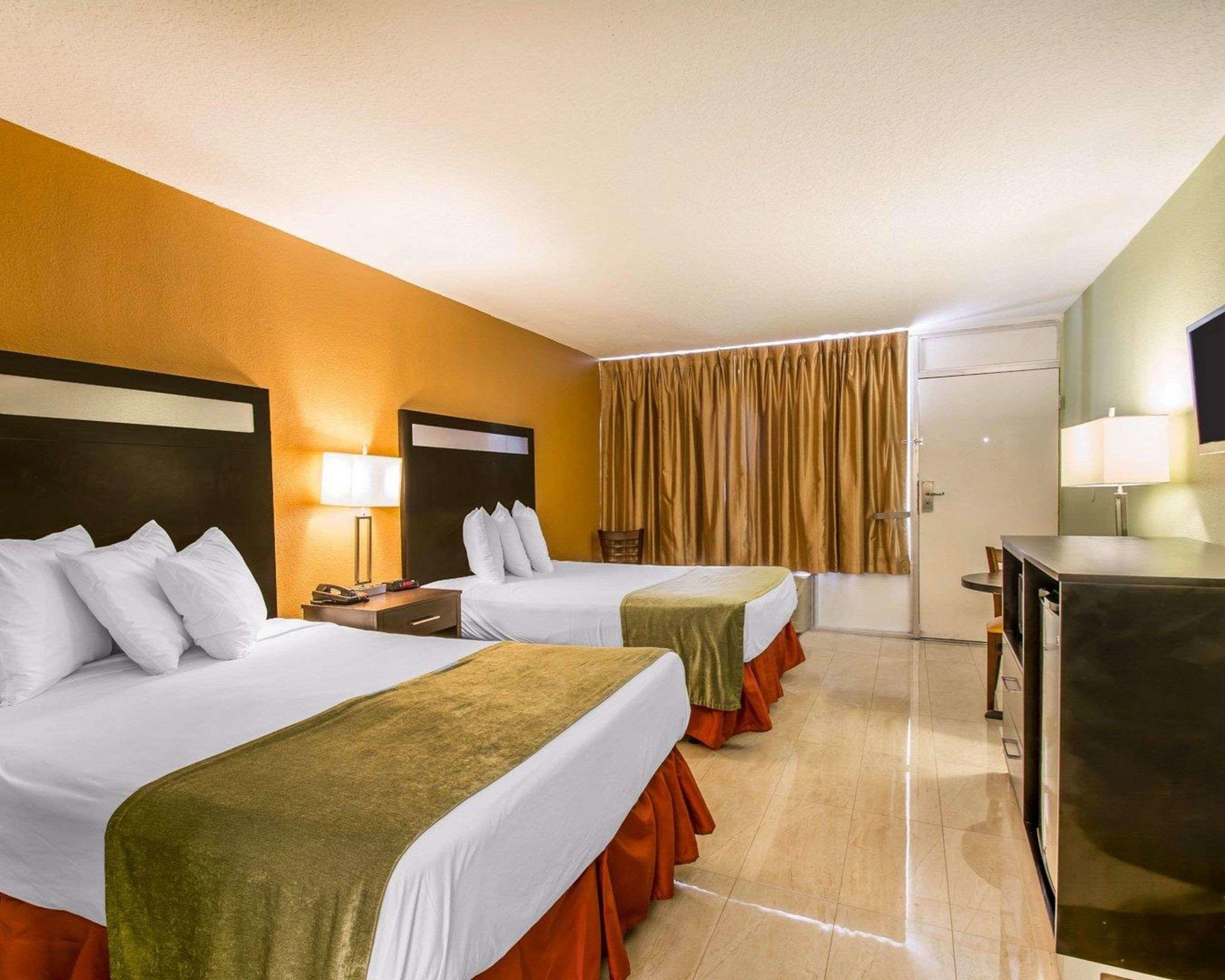 Quality Inn Maingate South — photo 4