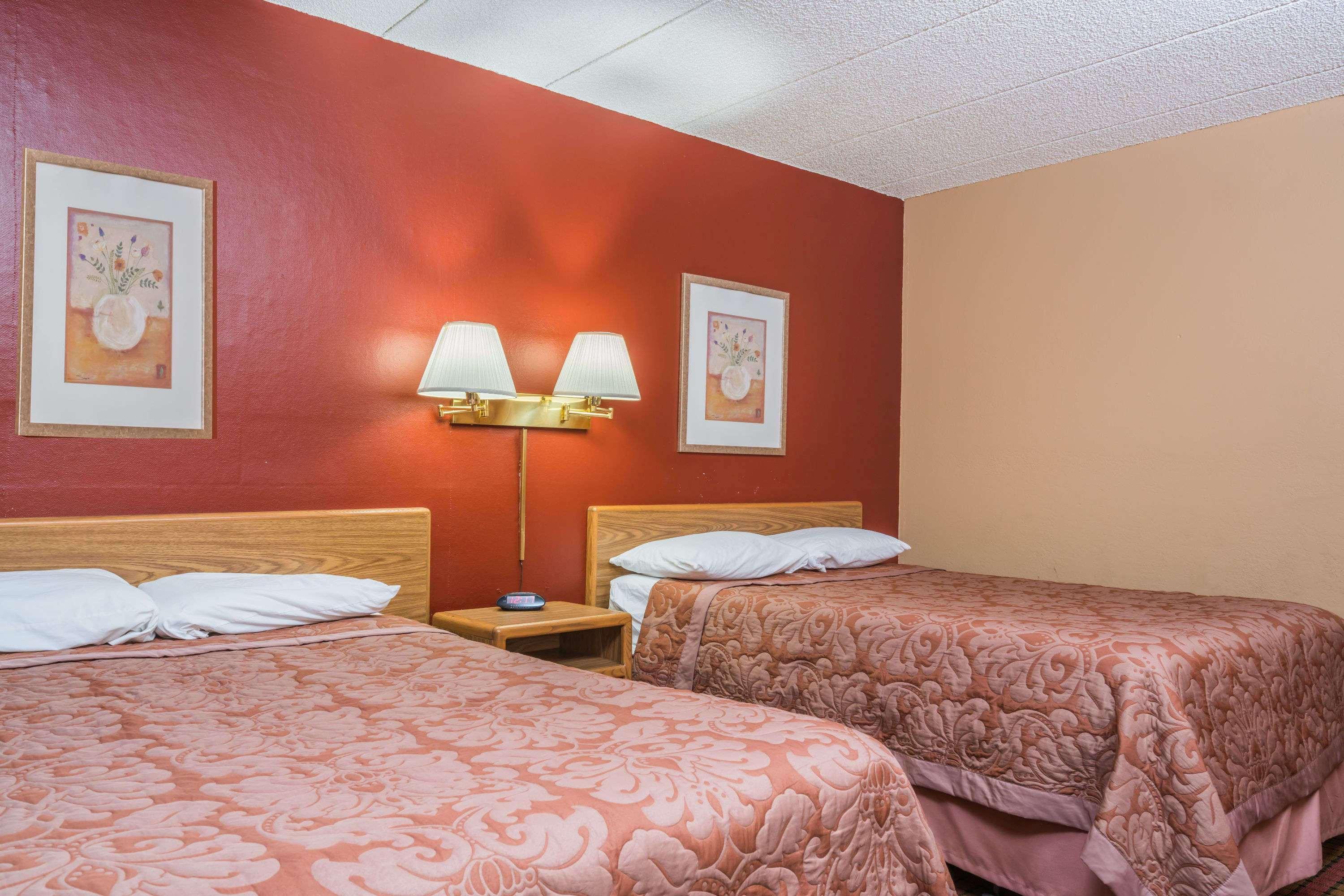 Super 8 by Wyndham Brooklyn Center/MPLS — photo 4