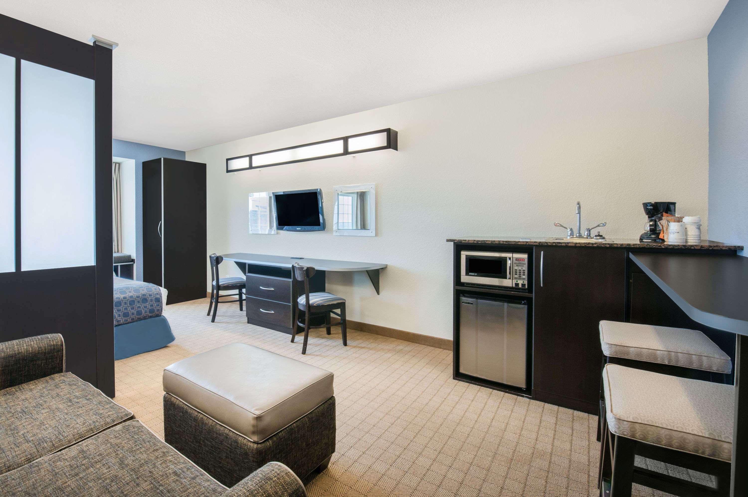 Microtel Inn & Suites by Wyndham Stanley — photo 4