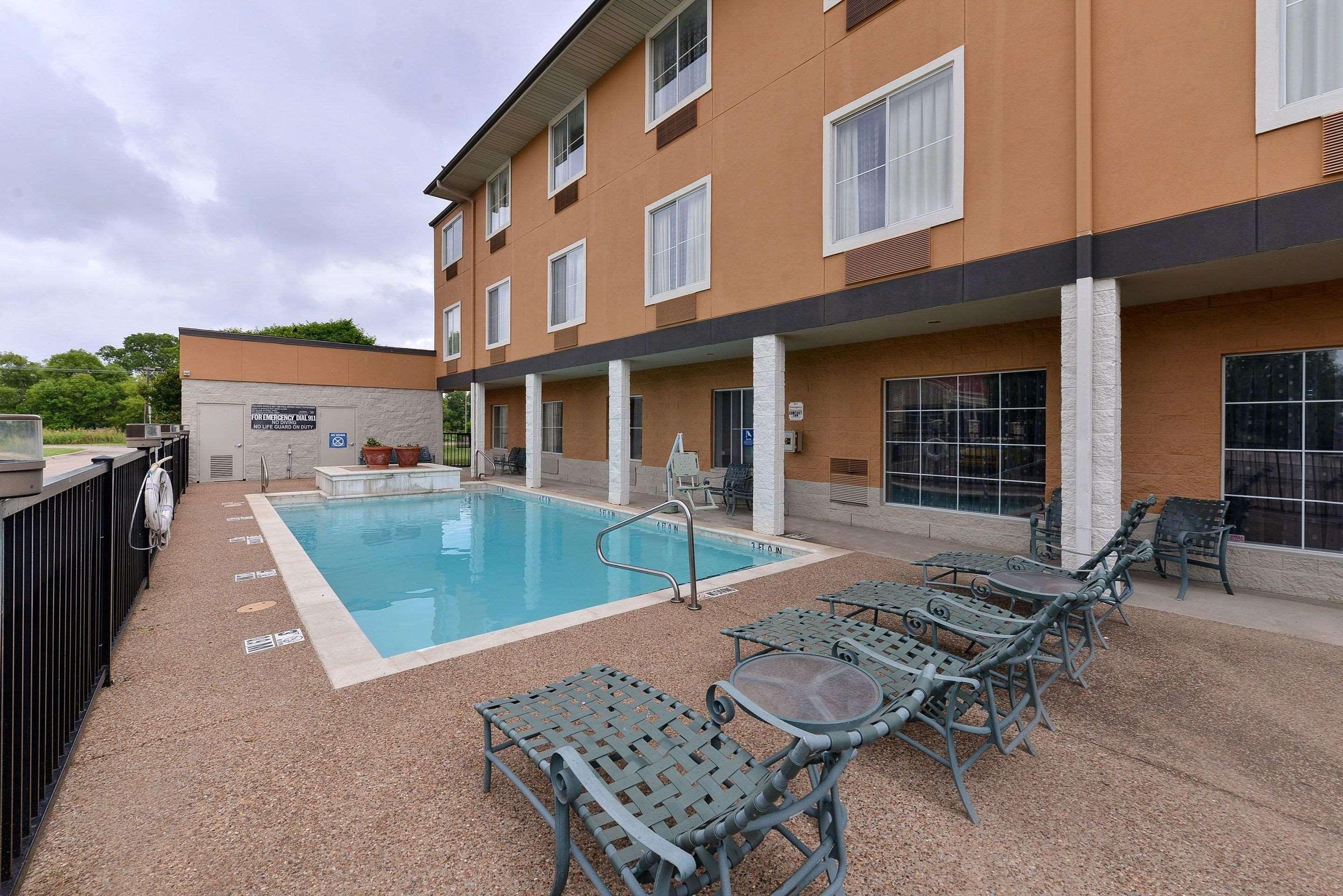 Comfort Inn & Suites Frisco - Plano — photo 4