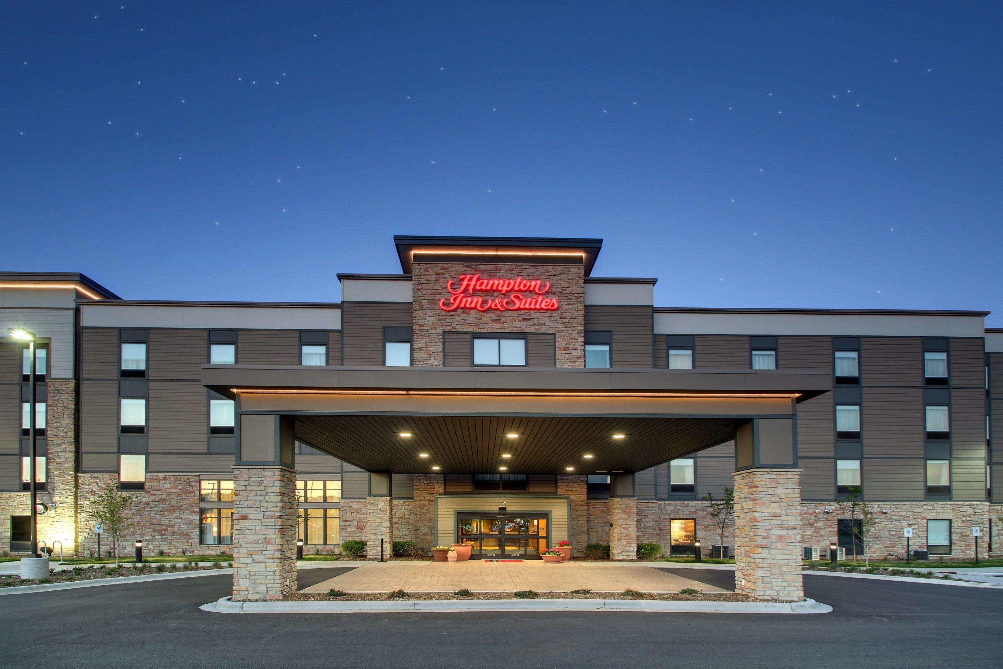 Hampton Inn & Suites Milwaukee West — photo 5