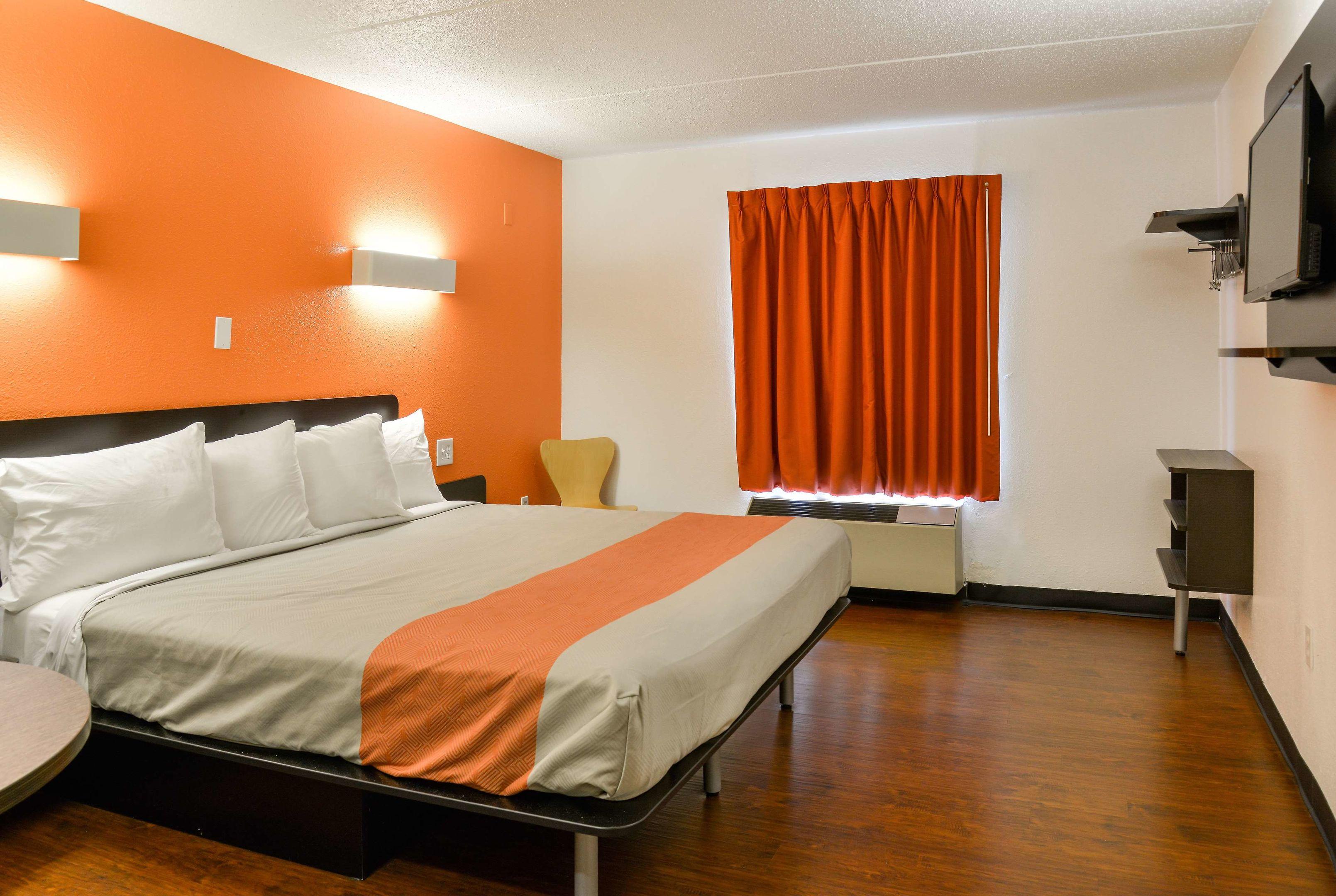 Motel 6 Toledo OH — photo 5
