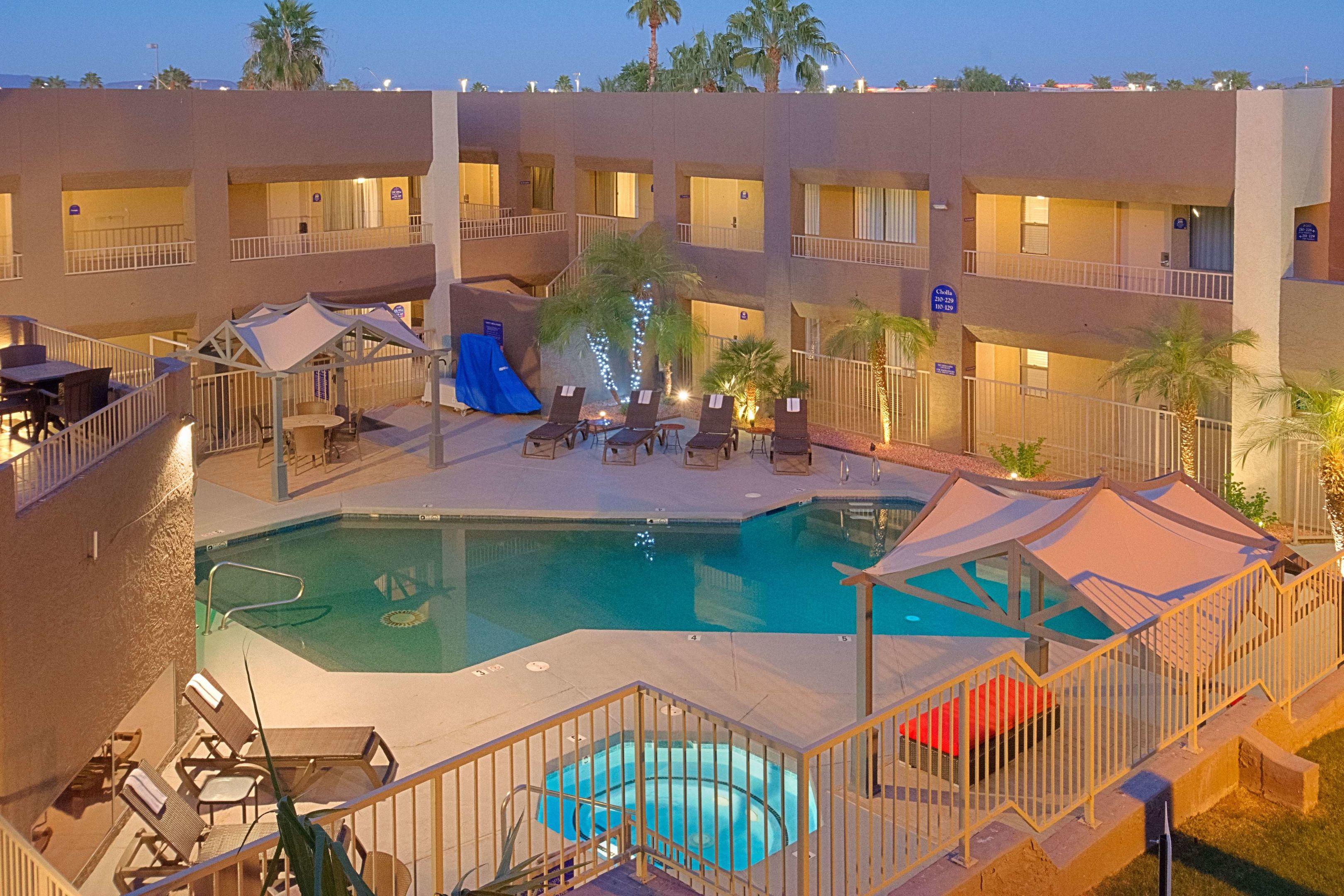 Best Western InnSuites Yuma Mall Hotel & Suites — photo 5