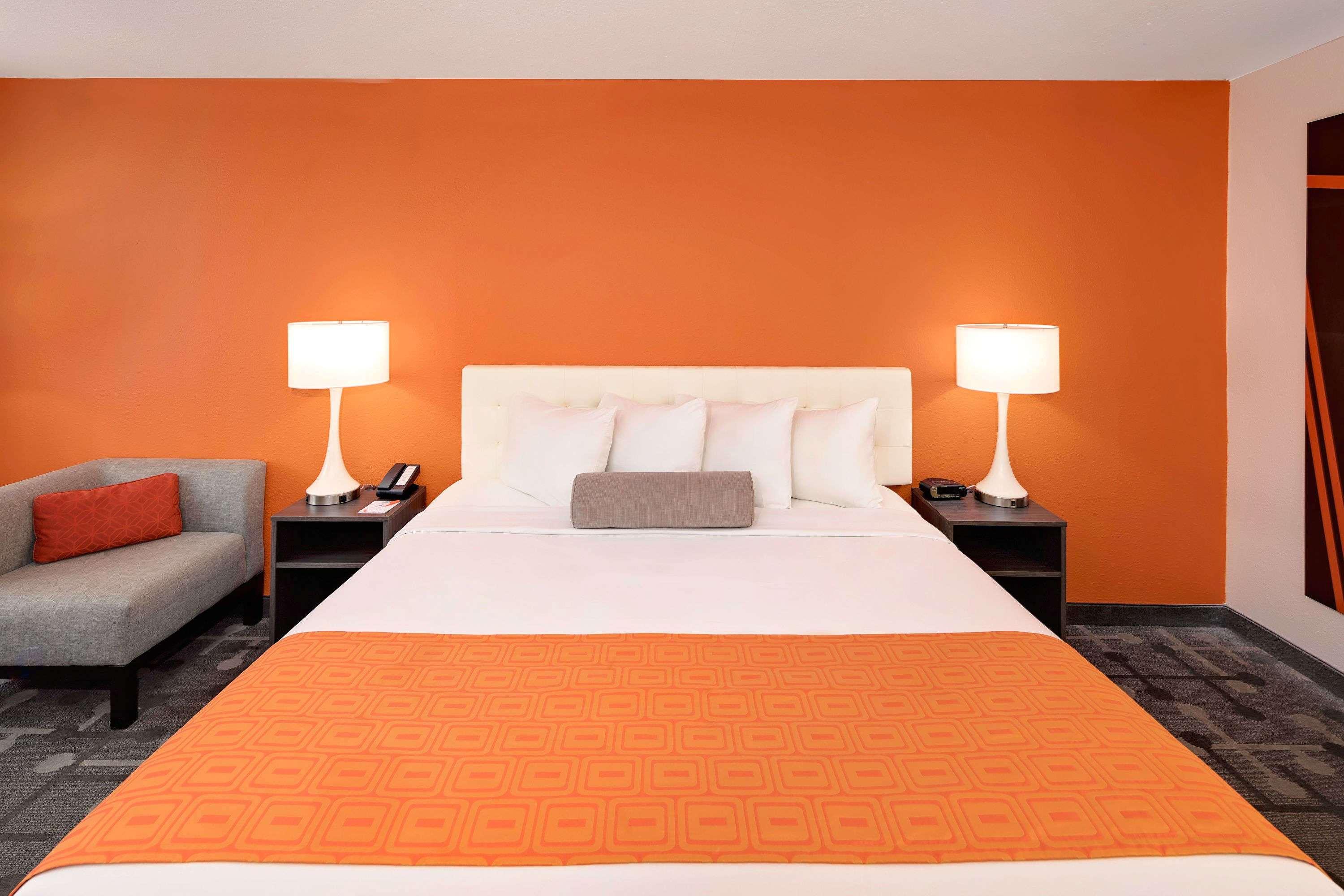 Howard Johnson by Wyndham Florence — photo 4