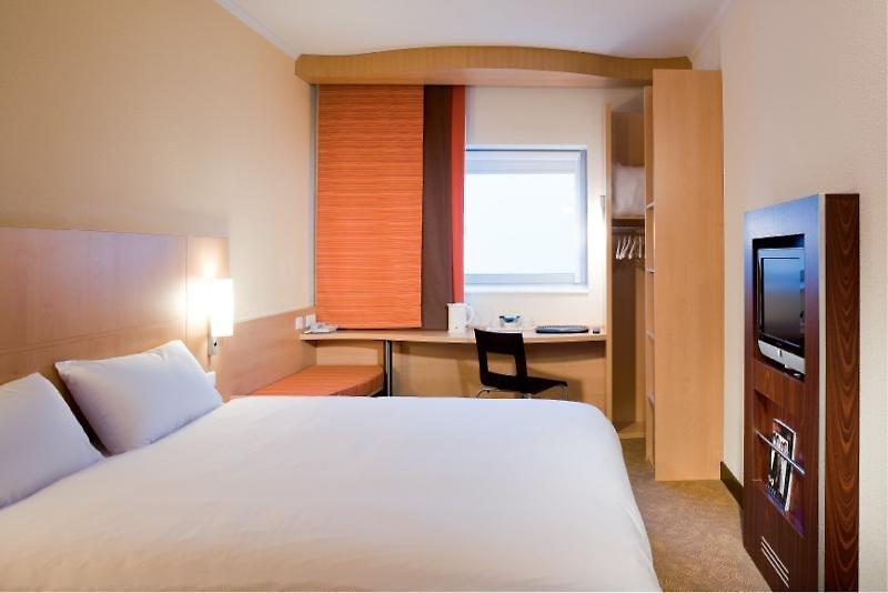 ibis London Heathrow Airport Hotel — photo 4