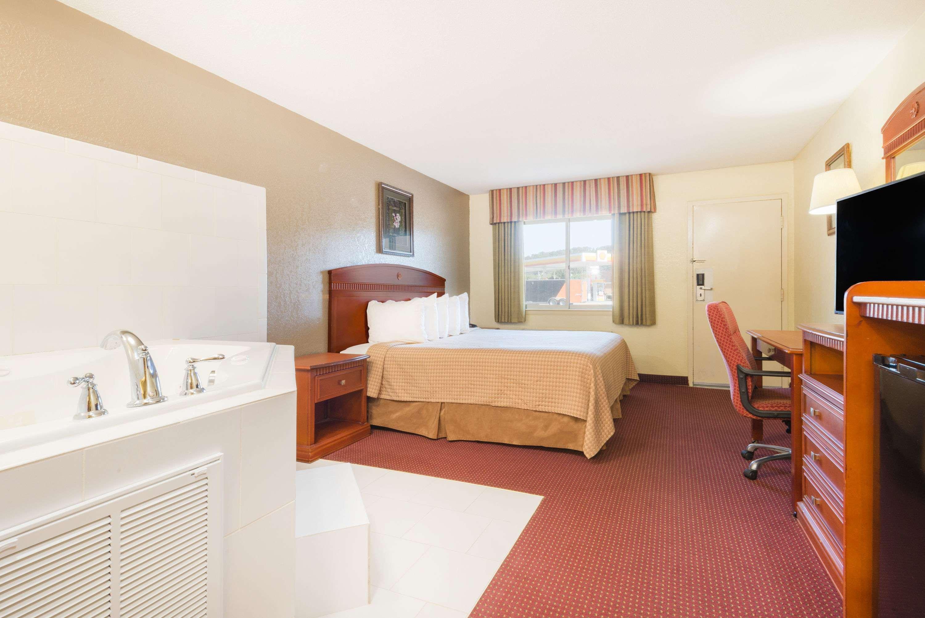 Days Inn Paintsville — photo 4