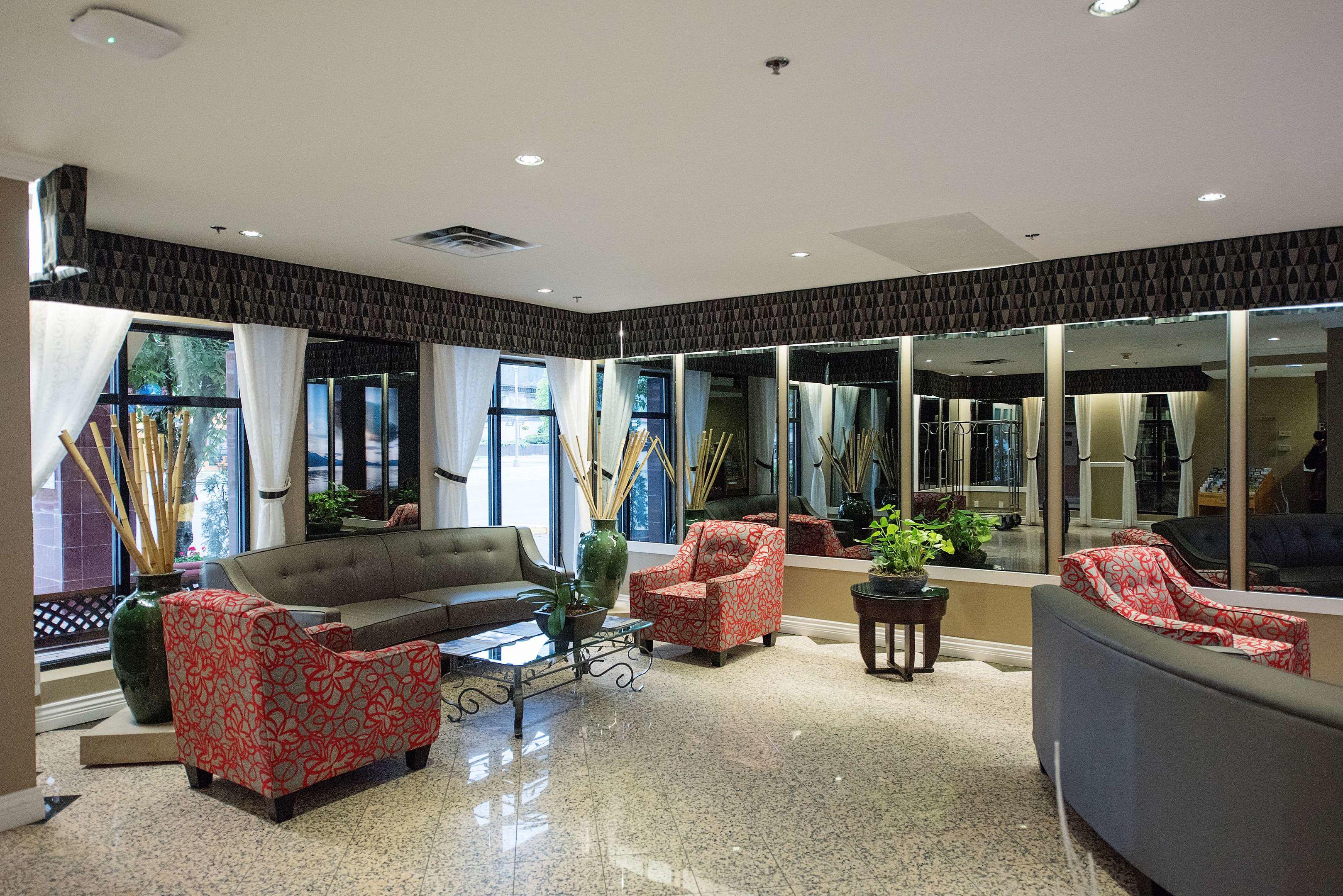 Harrison Lake Hotel — photo 4