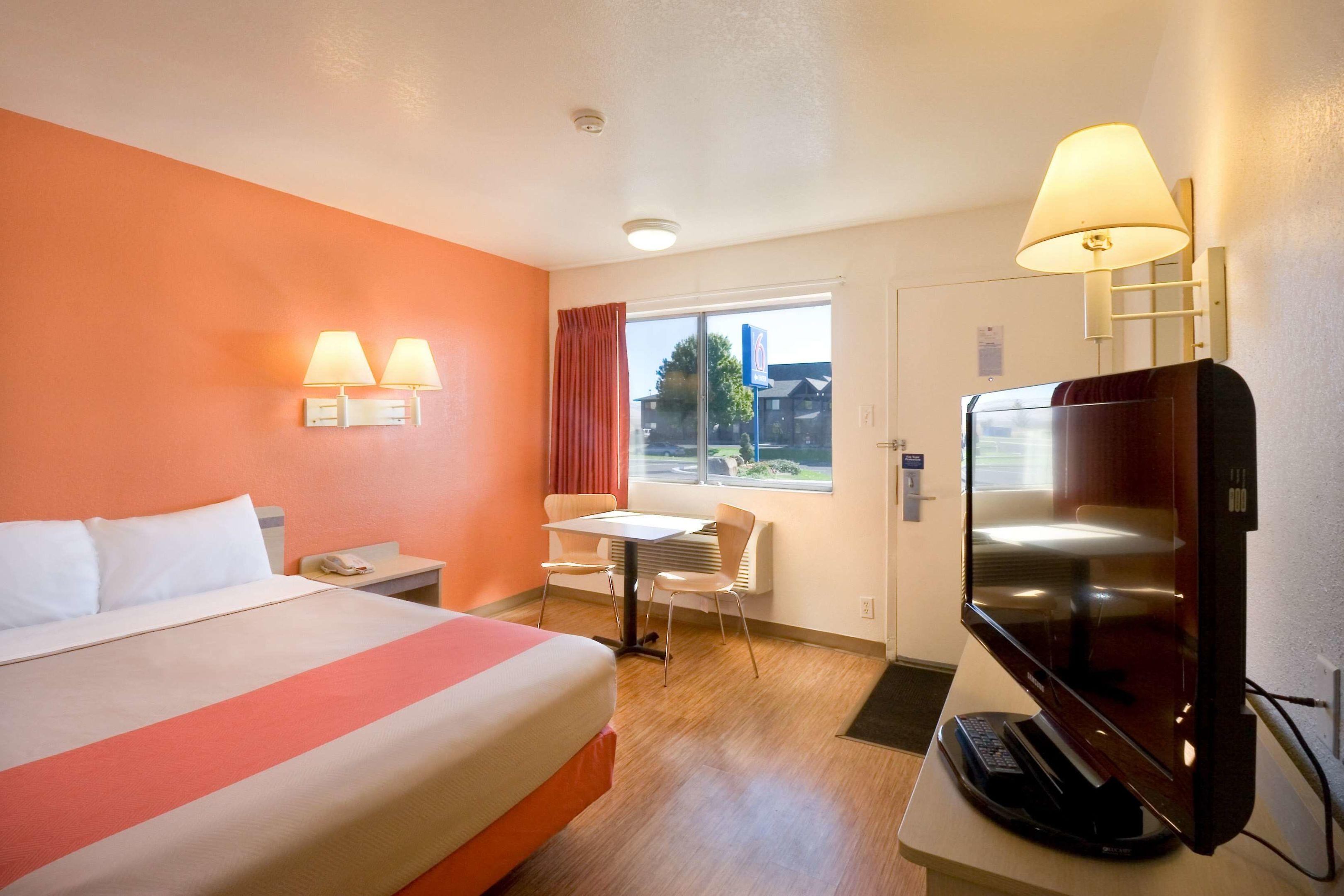 Motel 6 Pendleton — photo 4