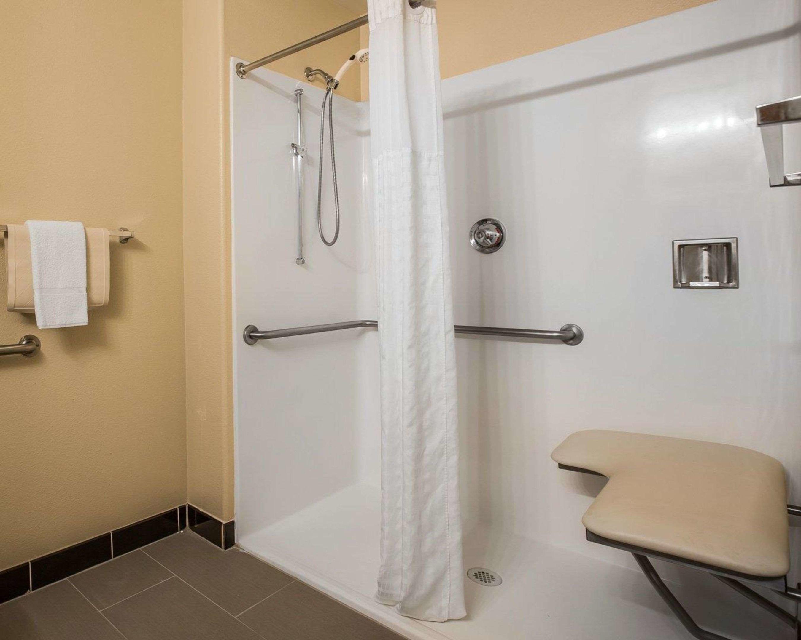 Comfort Suites Victorville — photo 5