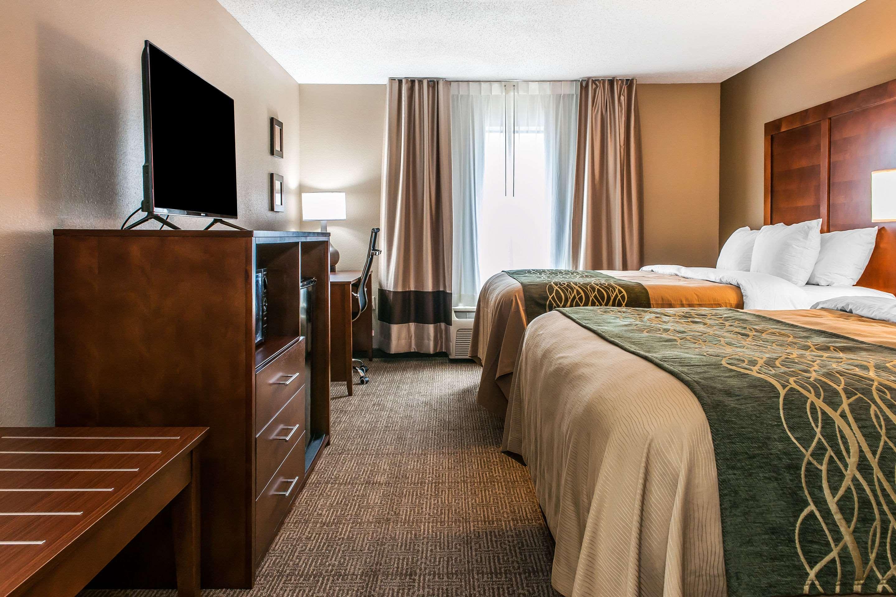 Comfort Inn Airport — photo 4